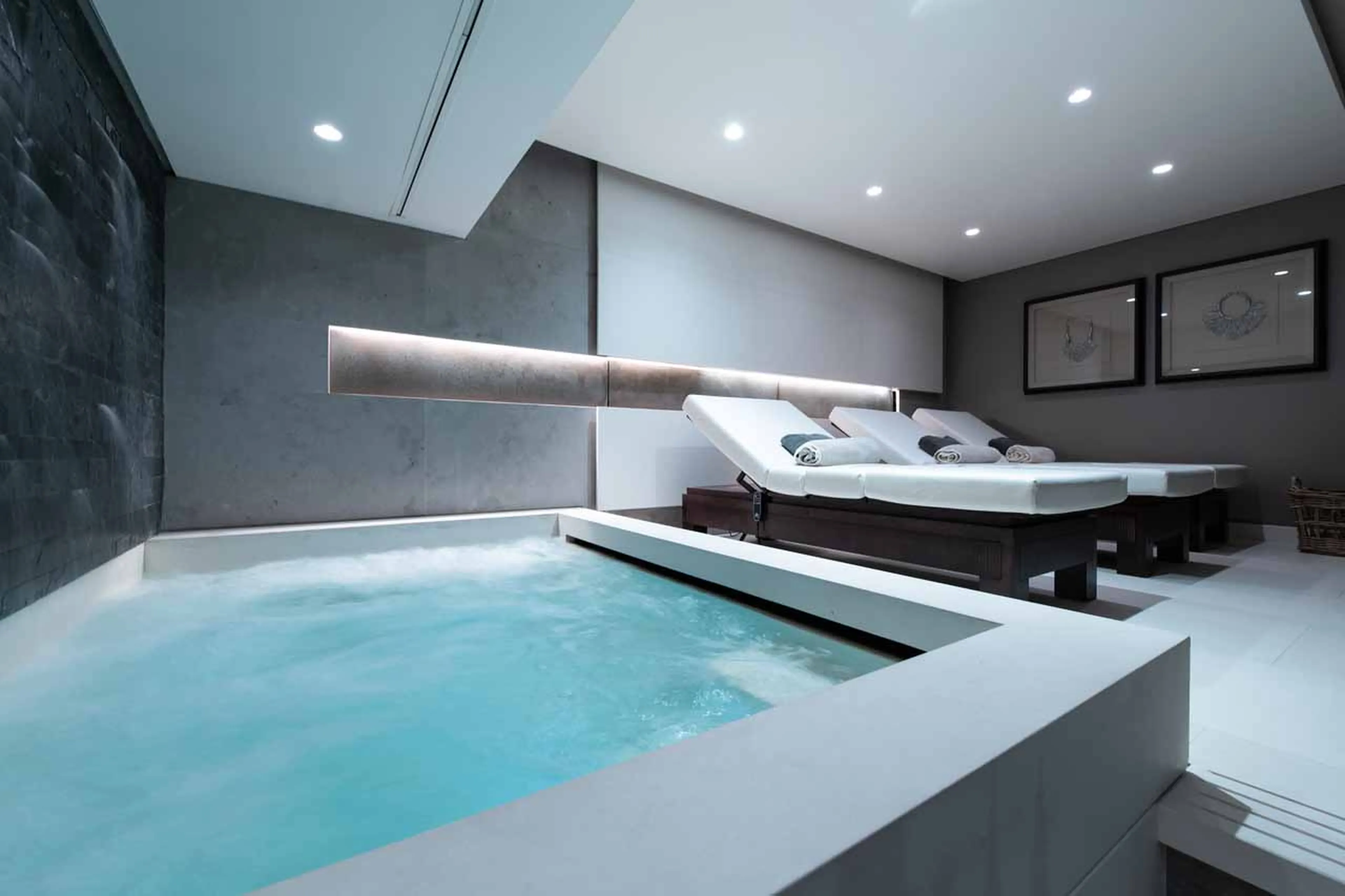 Hot tub at Chalet Apicius in Megeve