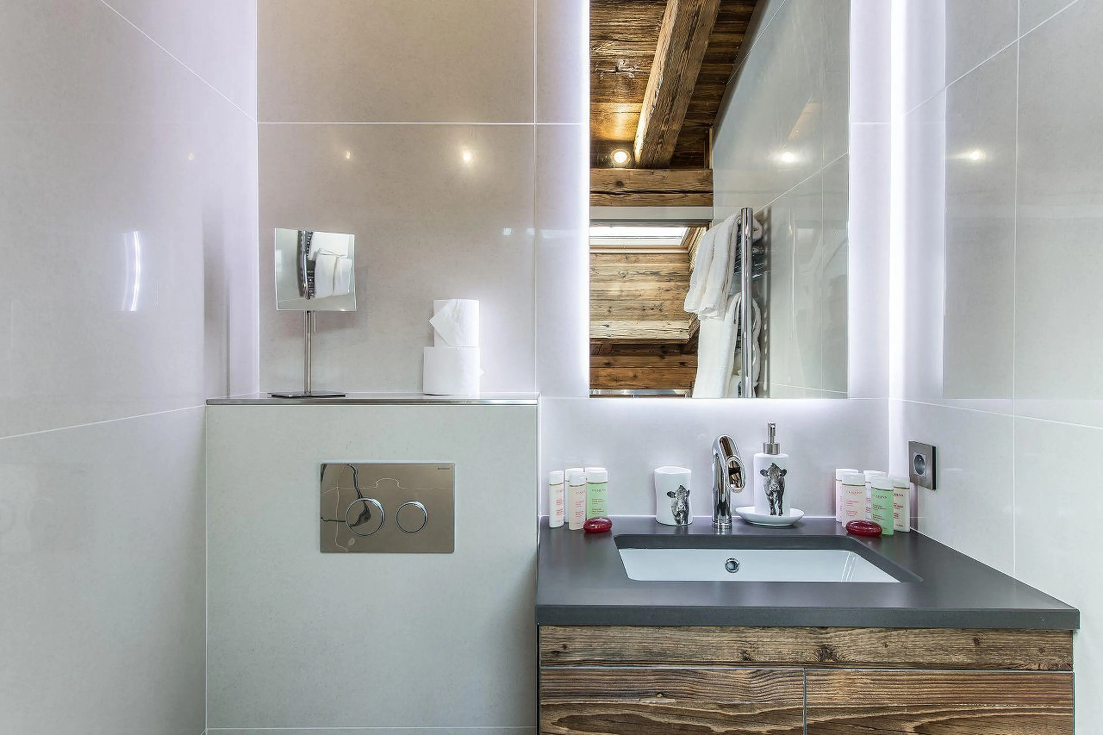 The en suite shower room for the kids in Chalet Ararat in Megeve