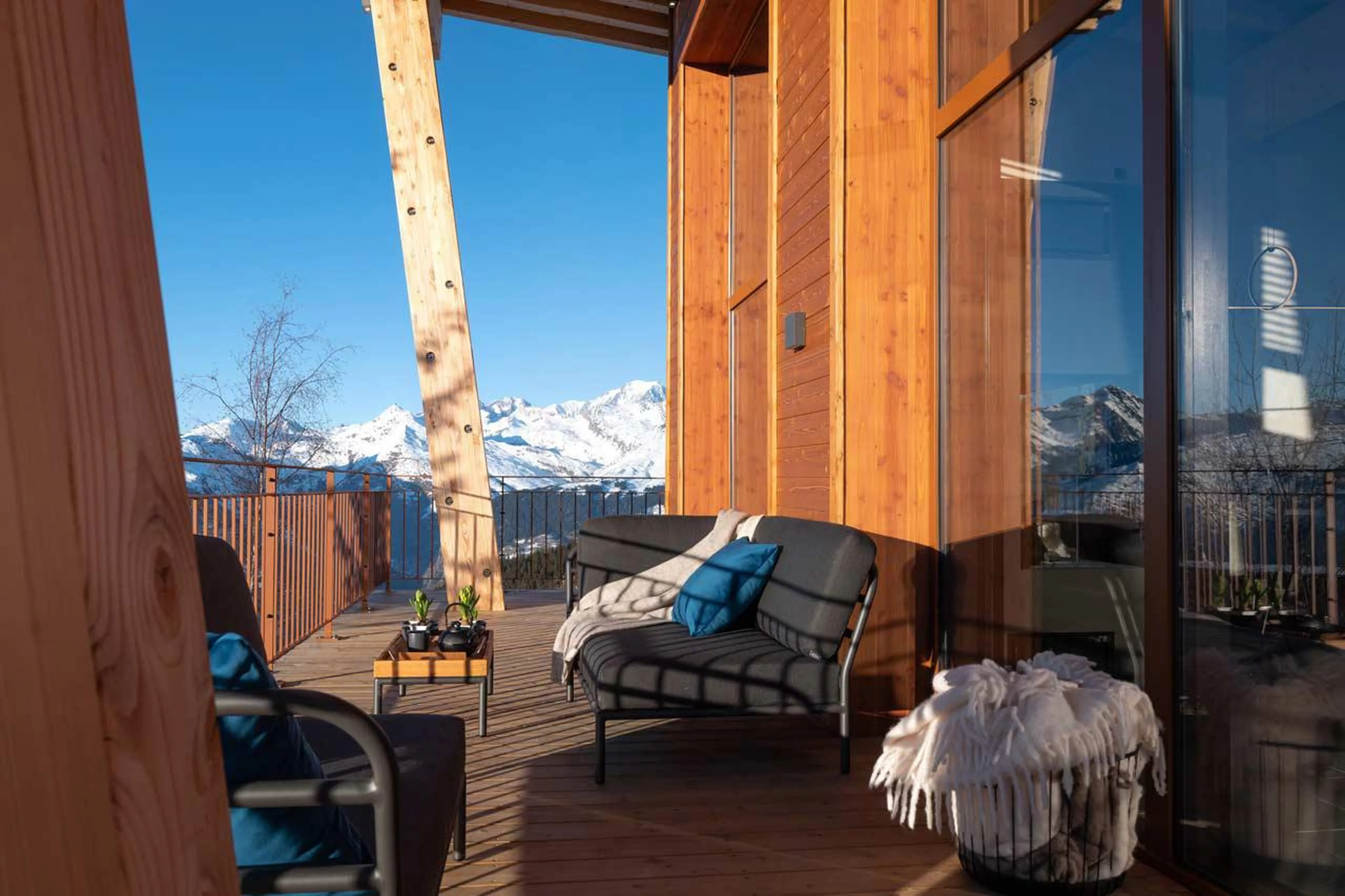 Terrace seating at Chalet Arc 1838 - Mille 8 in Les Arcs