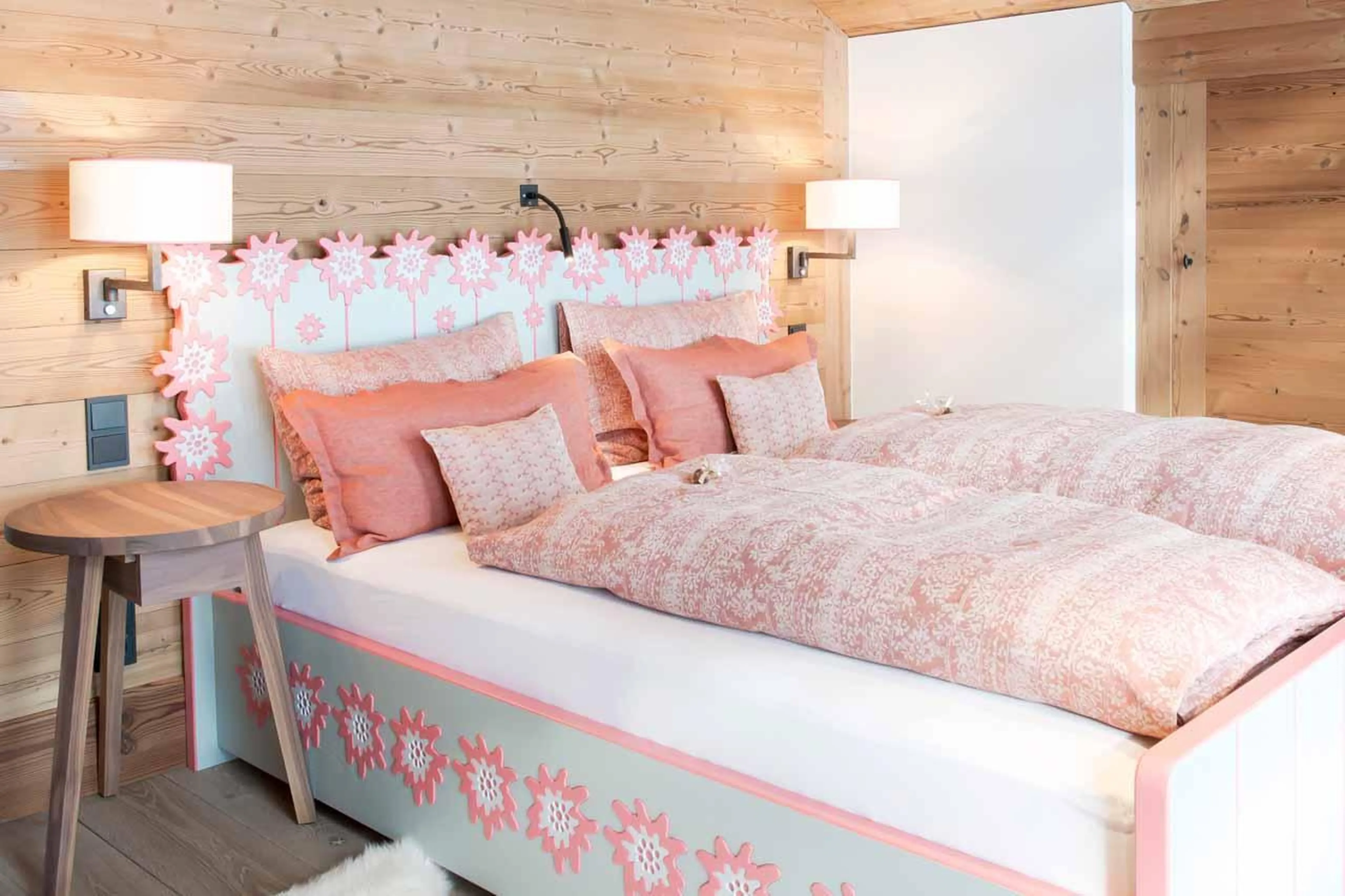 Double bedroom in Chalet Arlberg, Lech