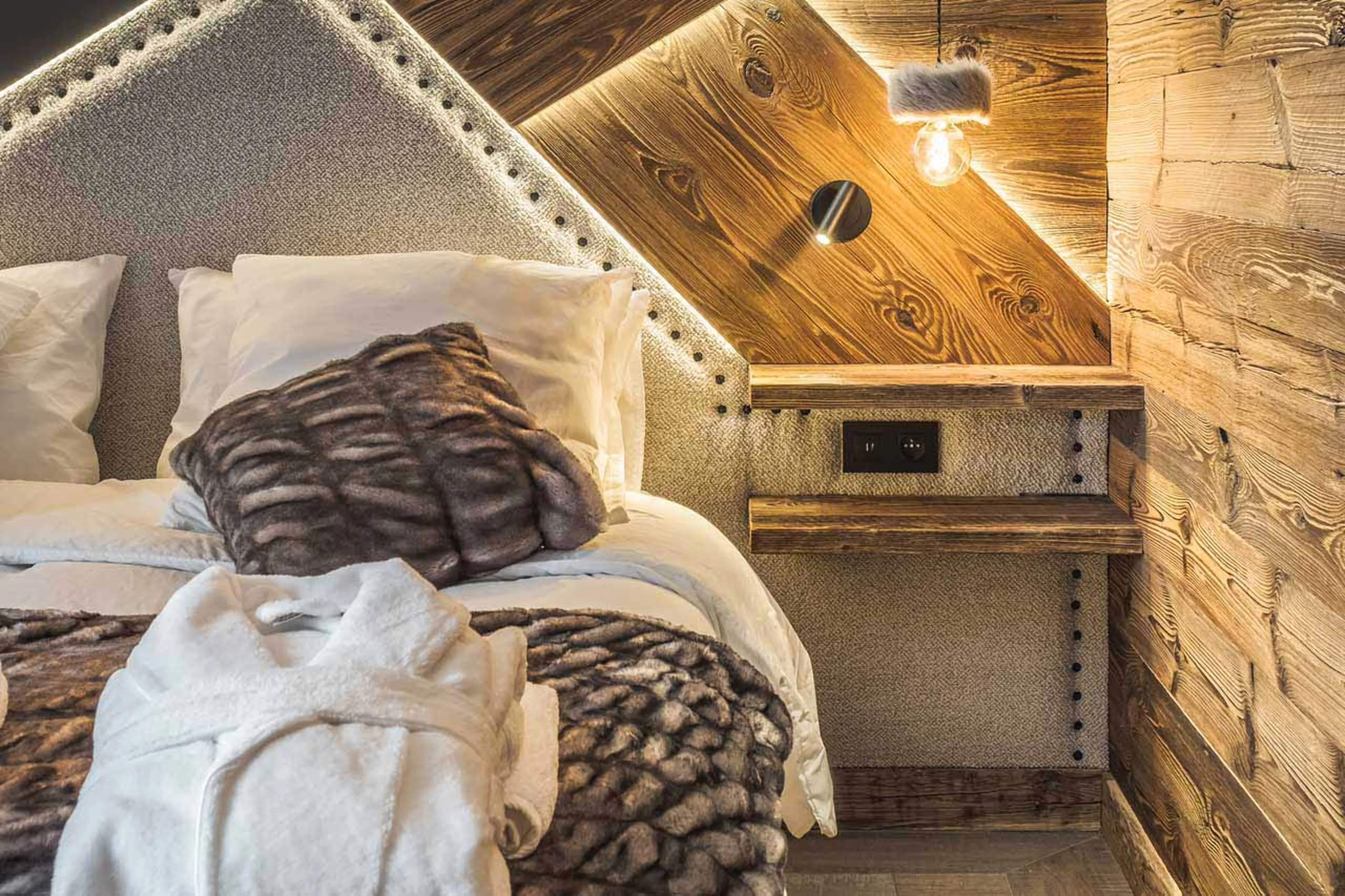 King-size bed at Chalet Arolla in Tignes