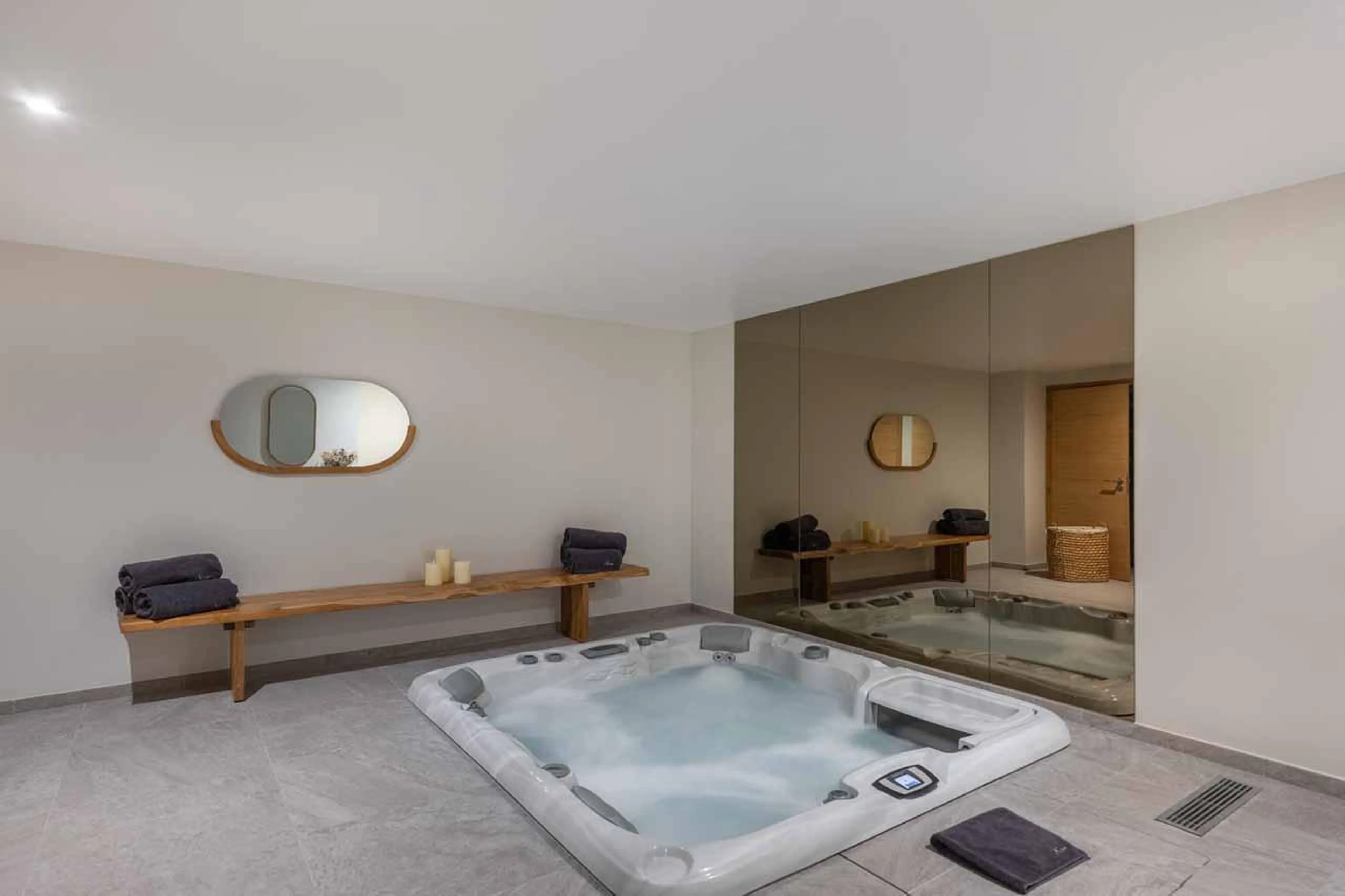 Hot tub in Chalet Arpont, Courchevel 1650