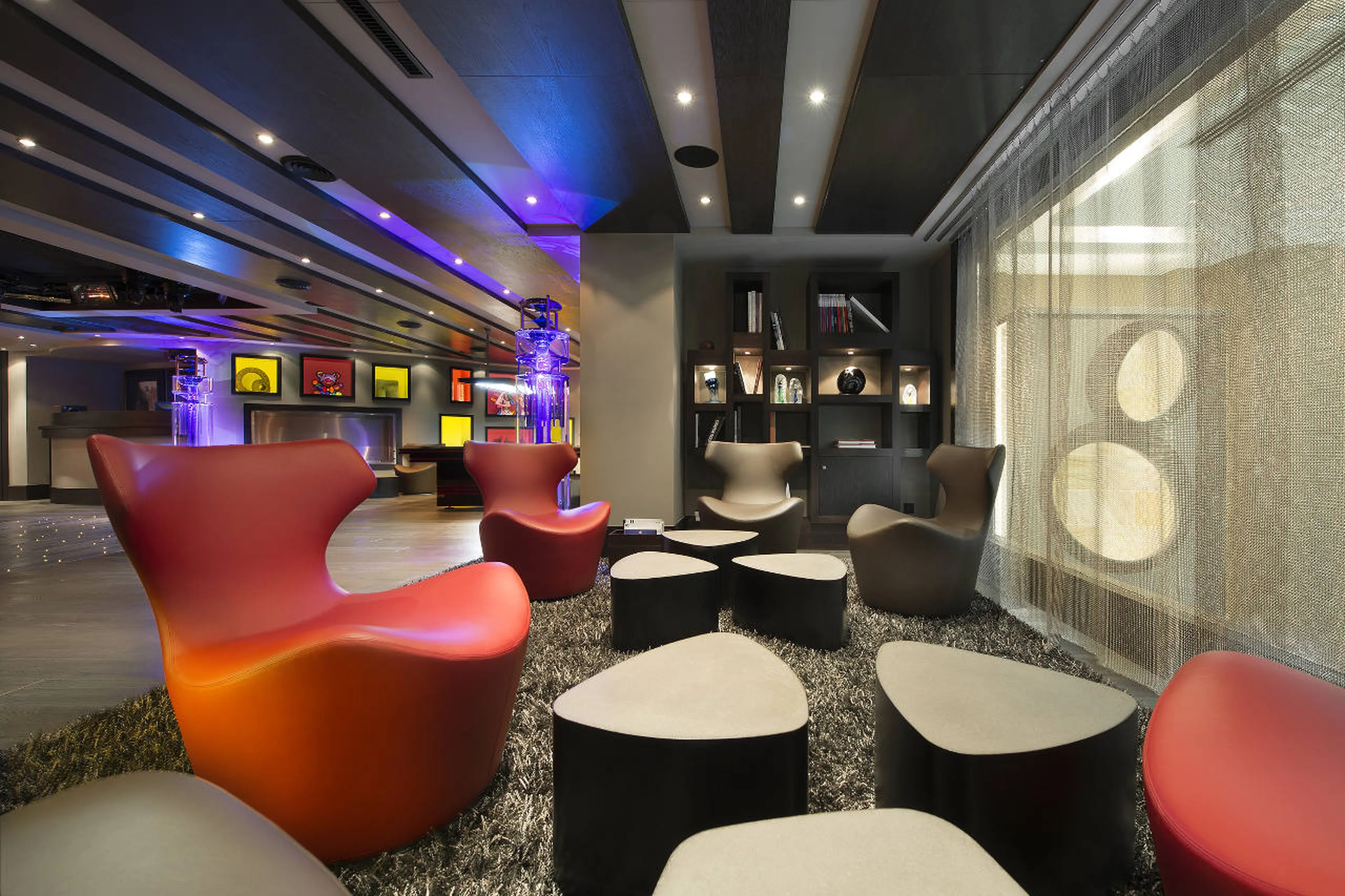 Lounge area of bar in Chalet Art in Courchevel 1850