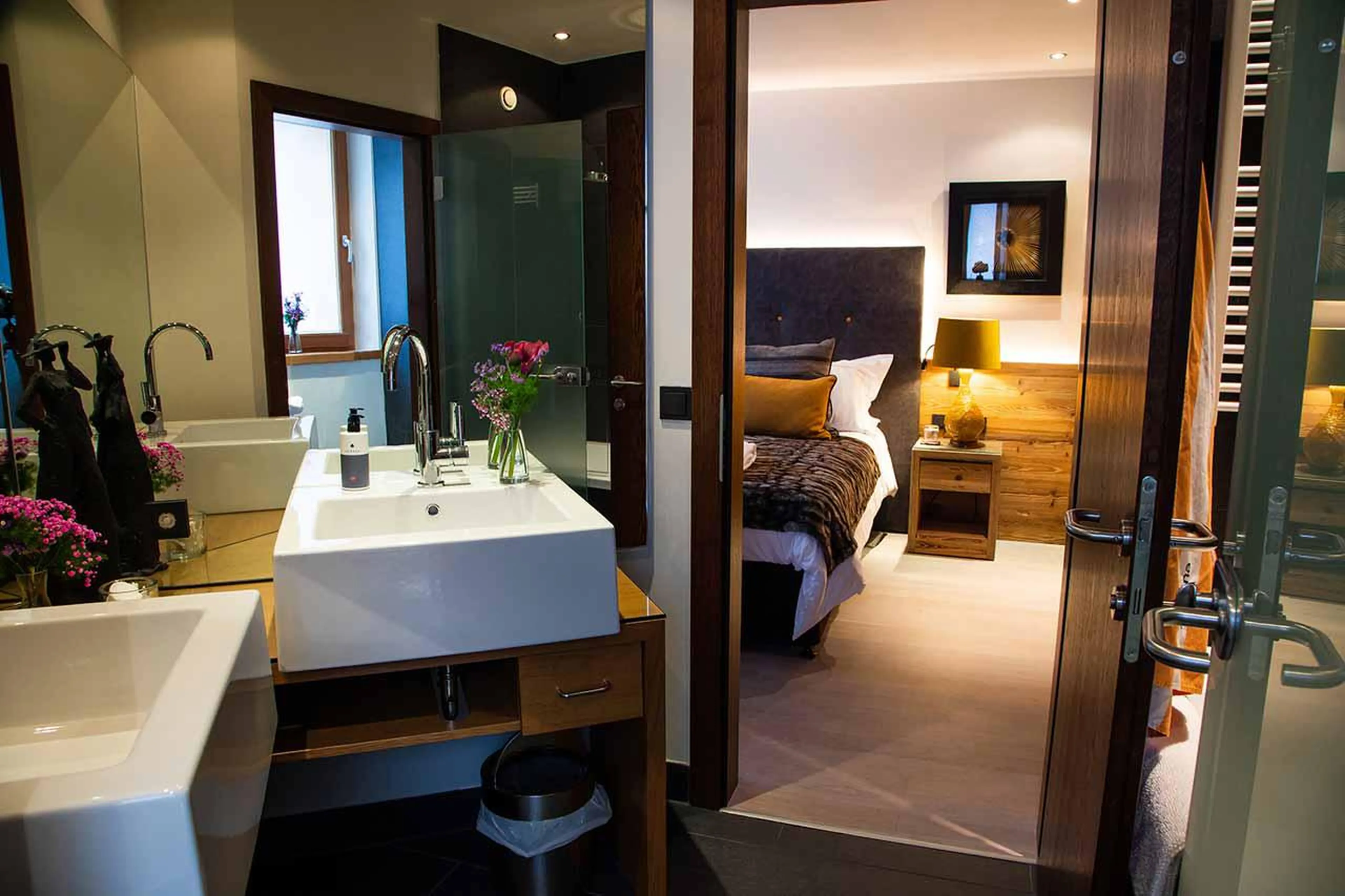 Bathroom six at Chalet Artemis in St Anton