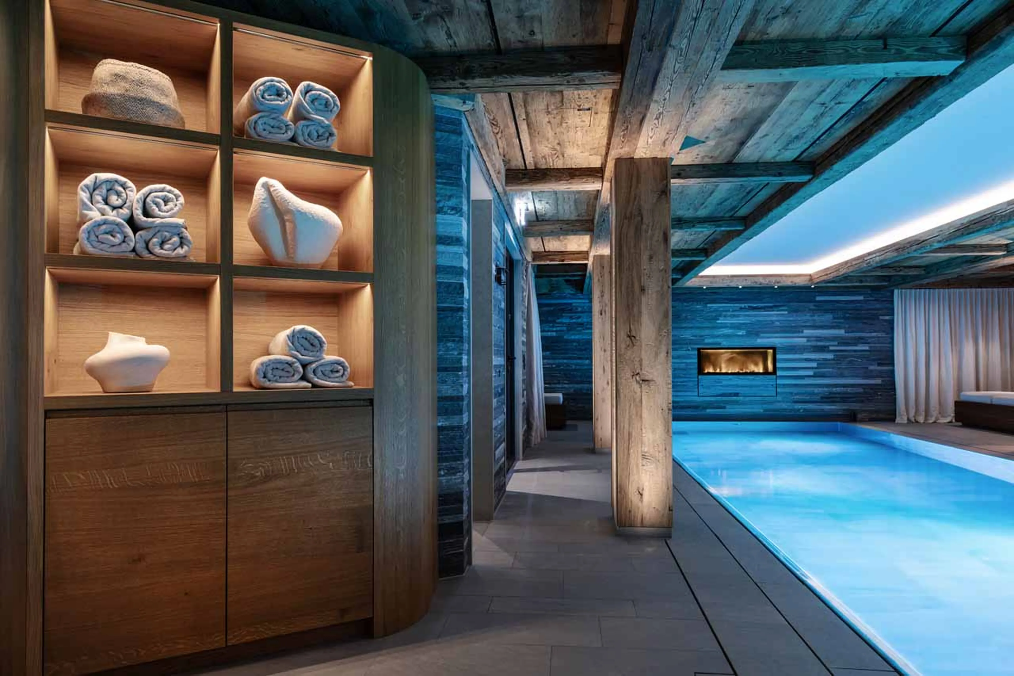 Indoor swimming pool at Chalet Arula 1 in Lech