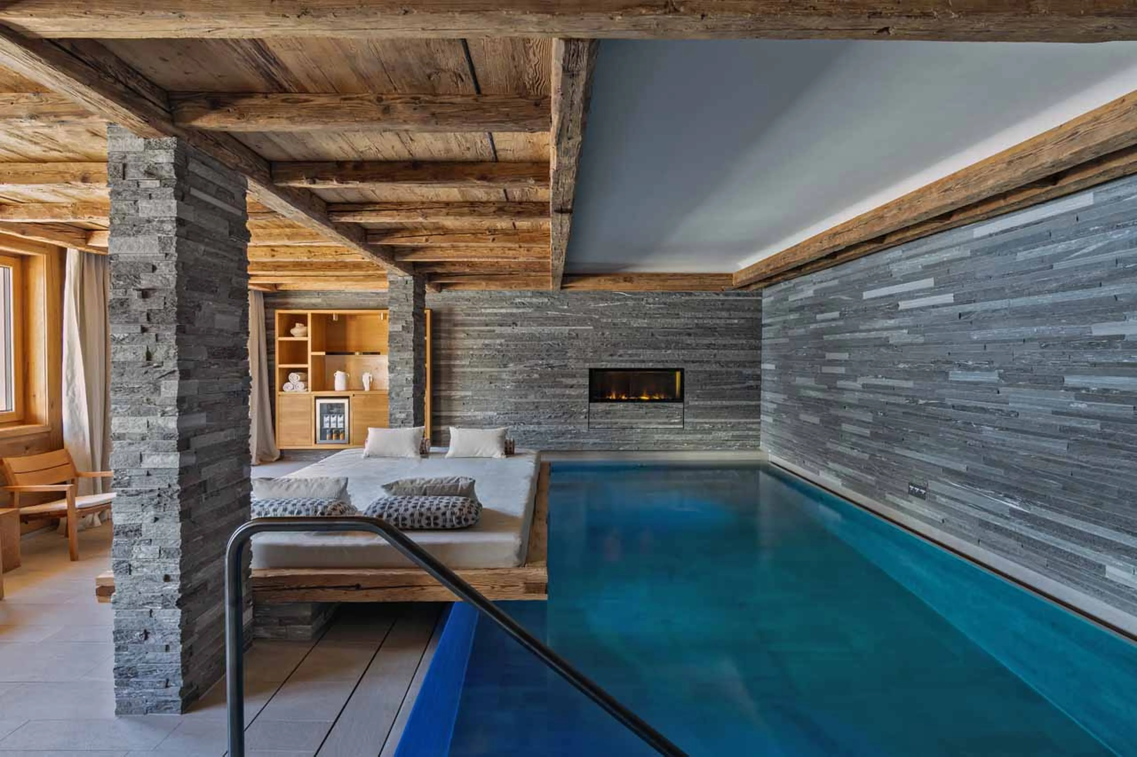 Indoor pool and relaxation area at Chalet Arula 2 in Lech