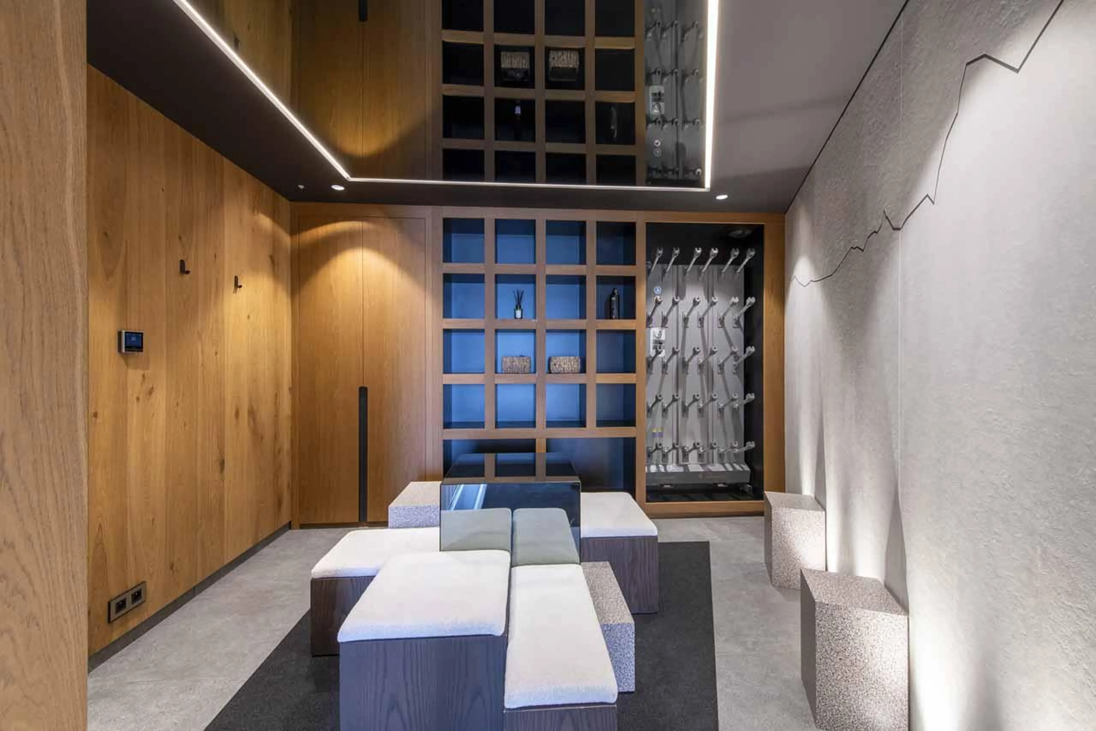 Bench seating, heated boot racks and built-in wardrobes in Chalet Ascension, Courchevel 1650