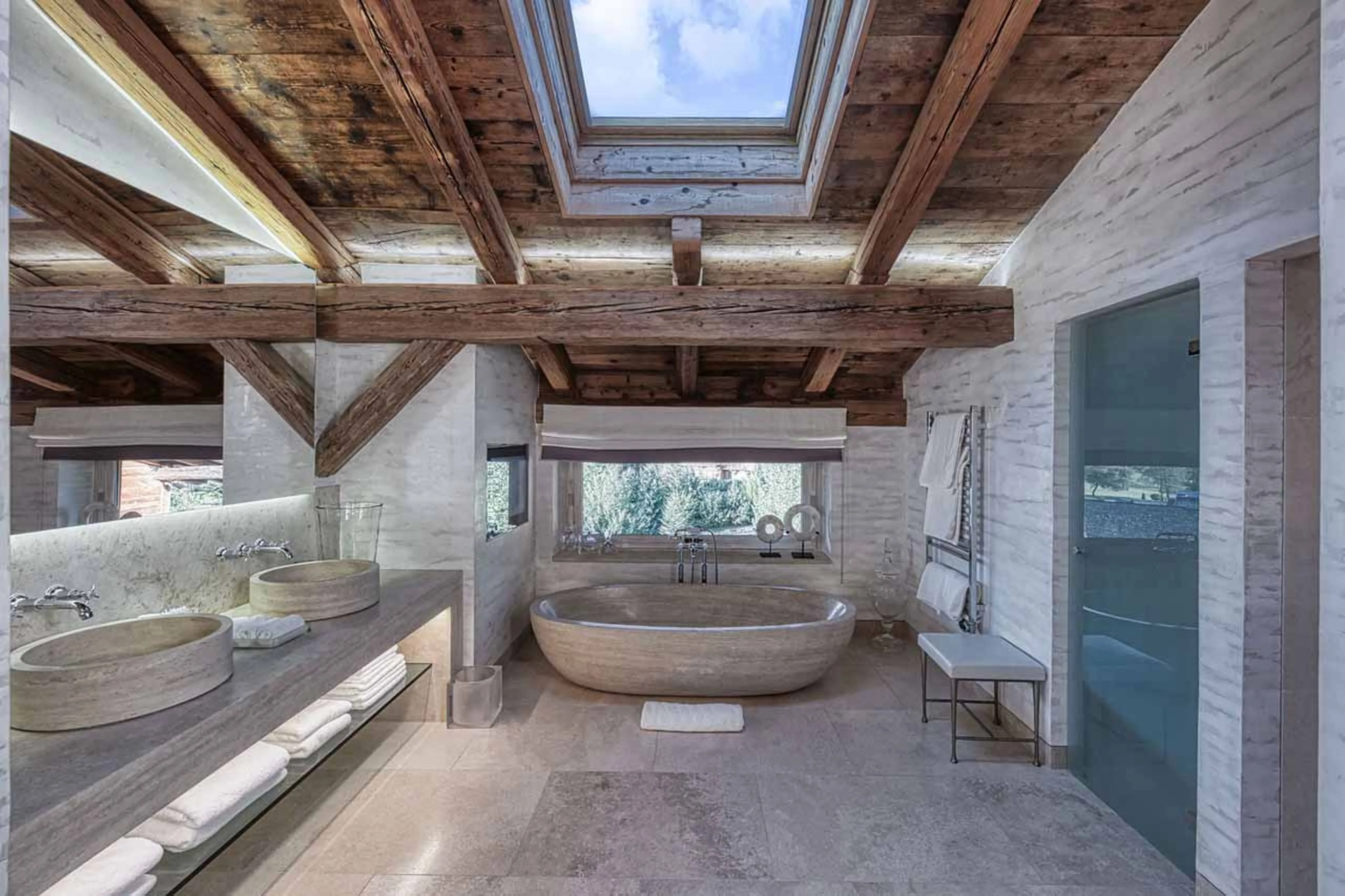 Bathroom one at Chalet Aspen in Megeve