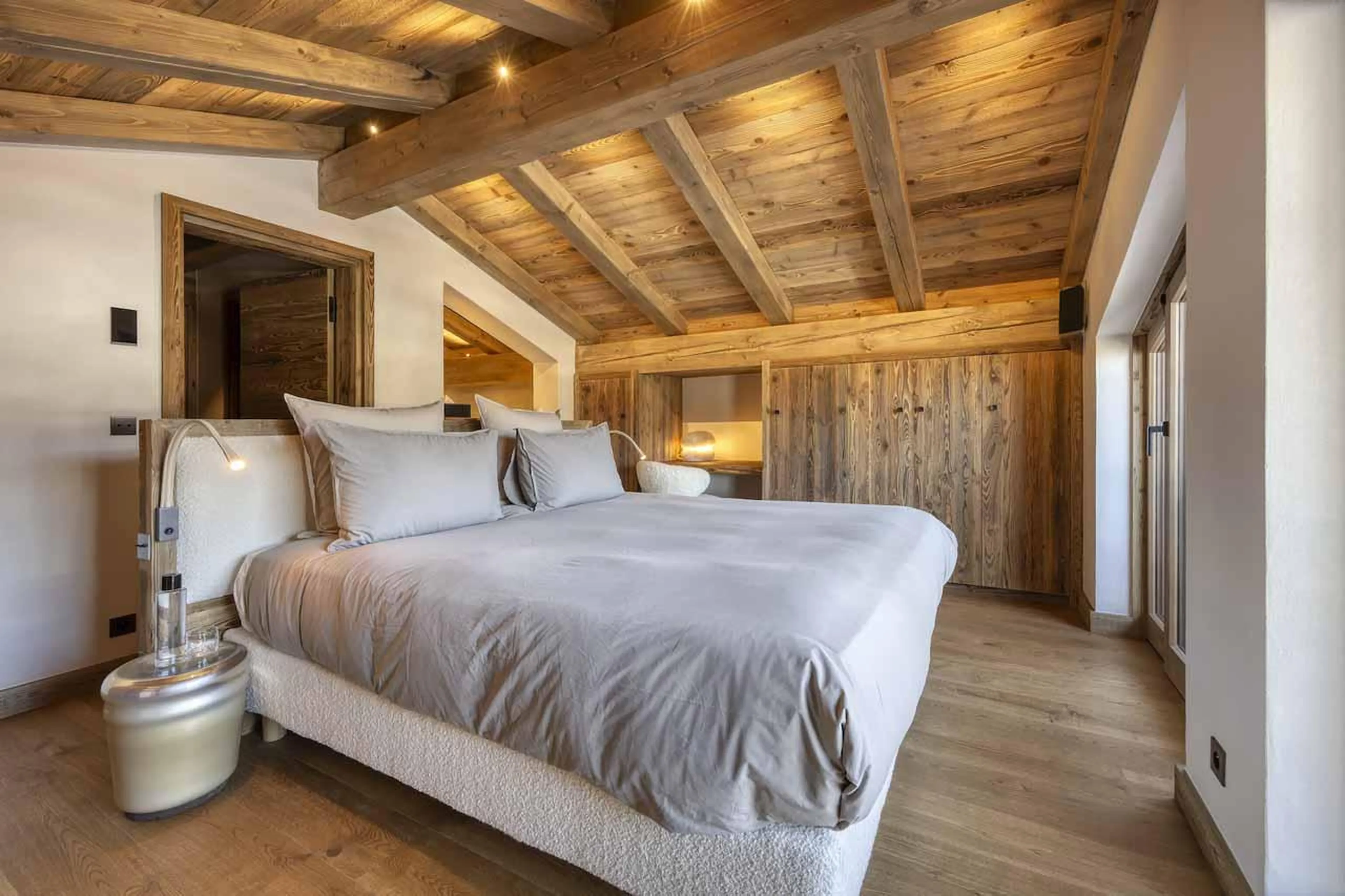 Double bedroom in Chalet Aspen, Megeve