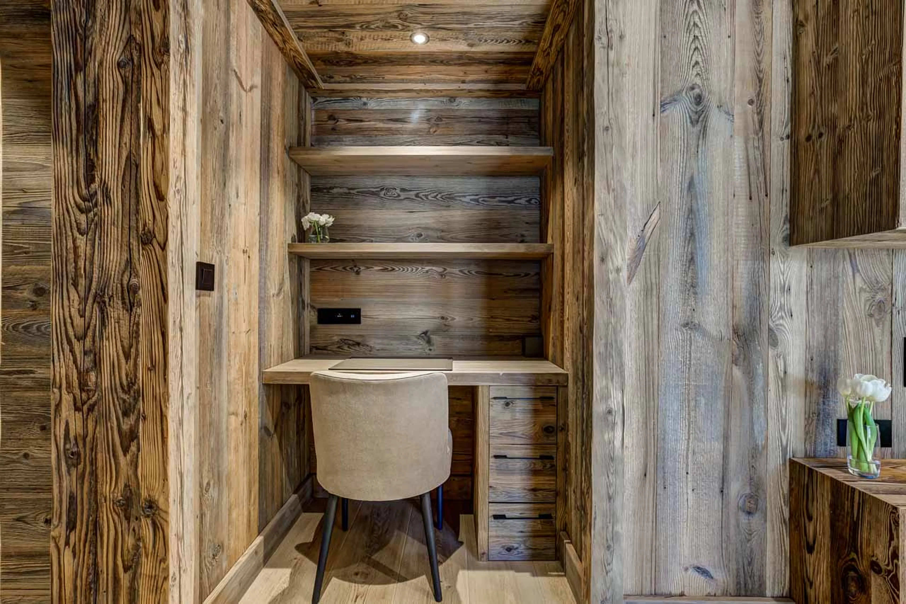 Desk area at Chalet Azurite in Chamonix