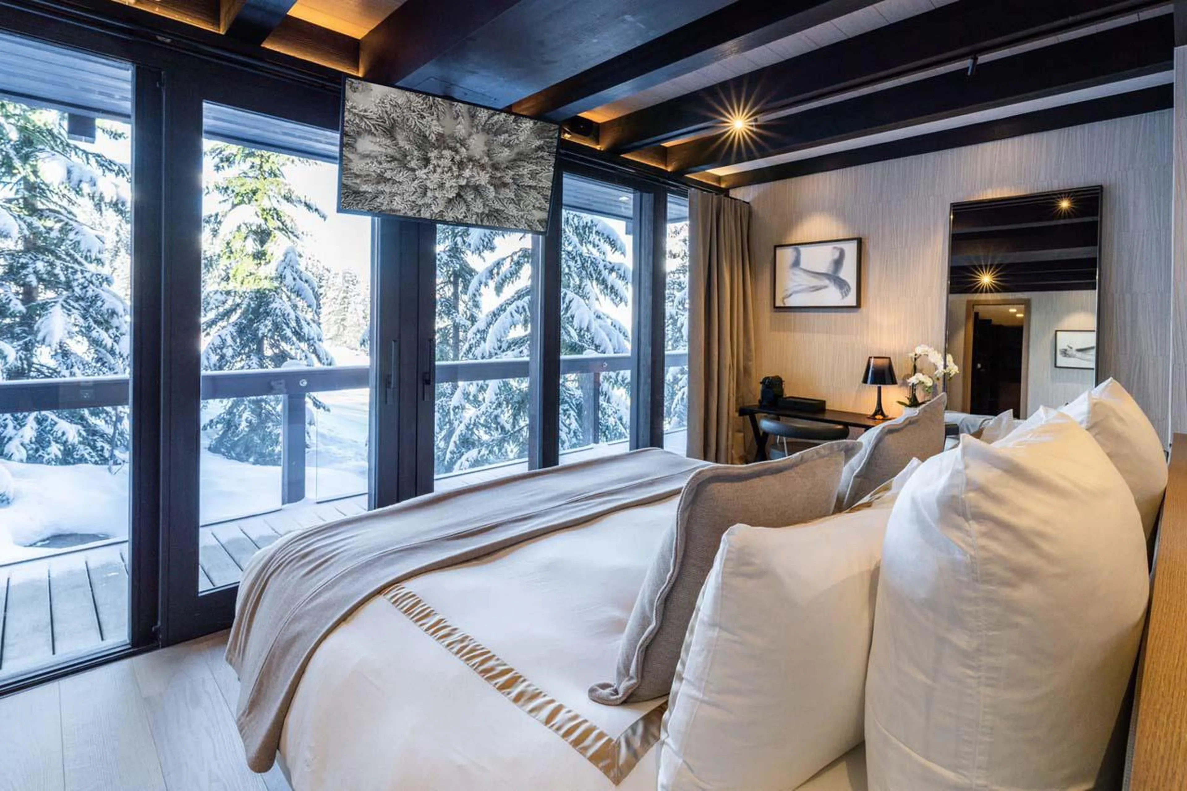 Bright and spacious double bedroom at Chalet B in Courchevel 1850