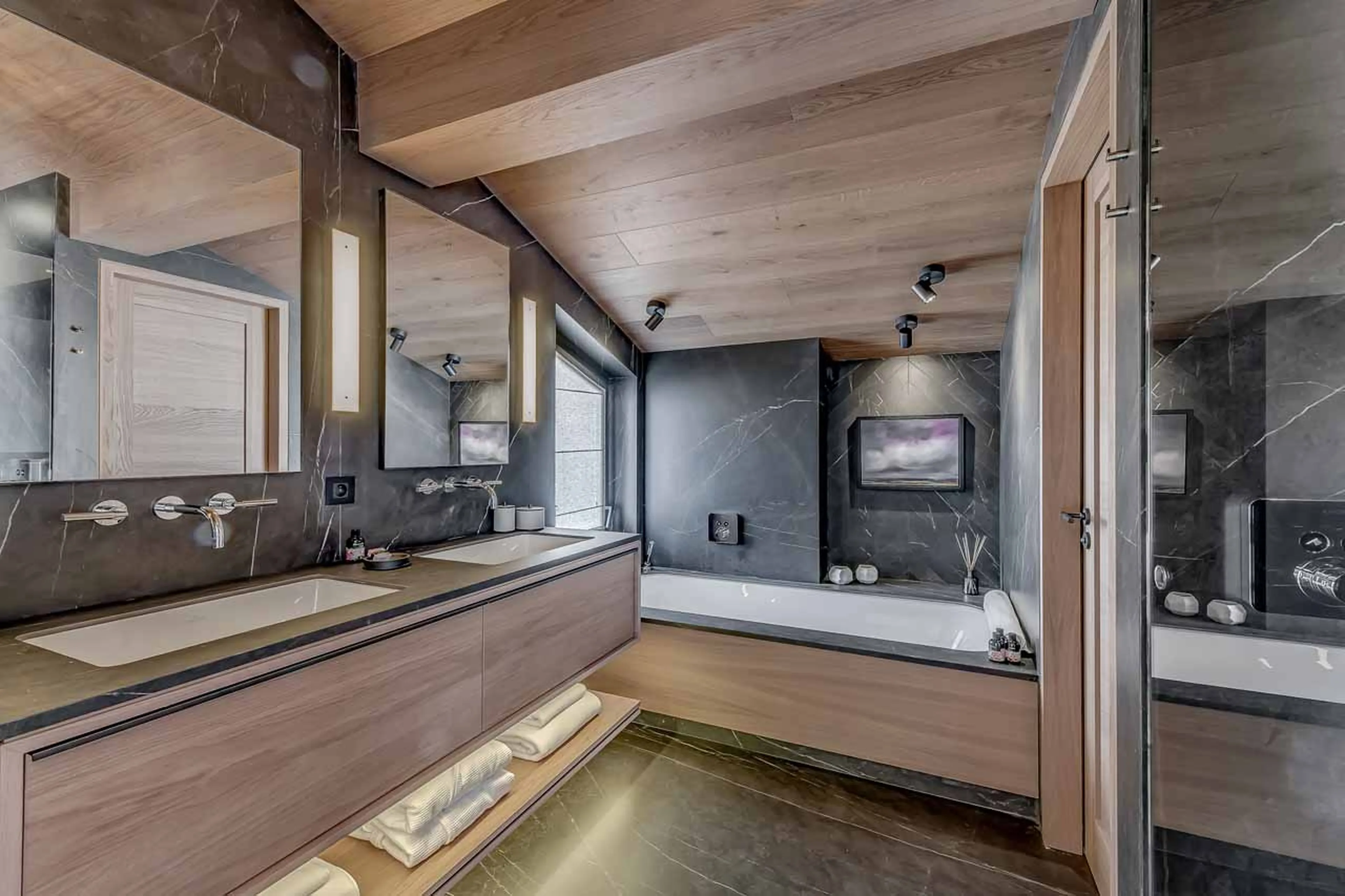 Bathtub in bathroom one at Chalet Bacchus in Courchevel 1650