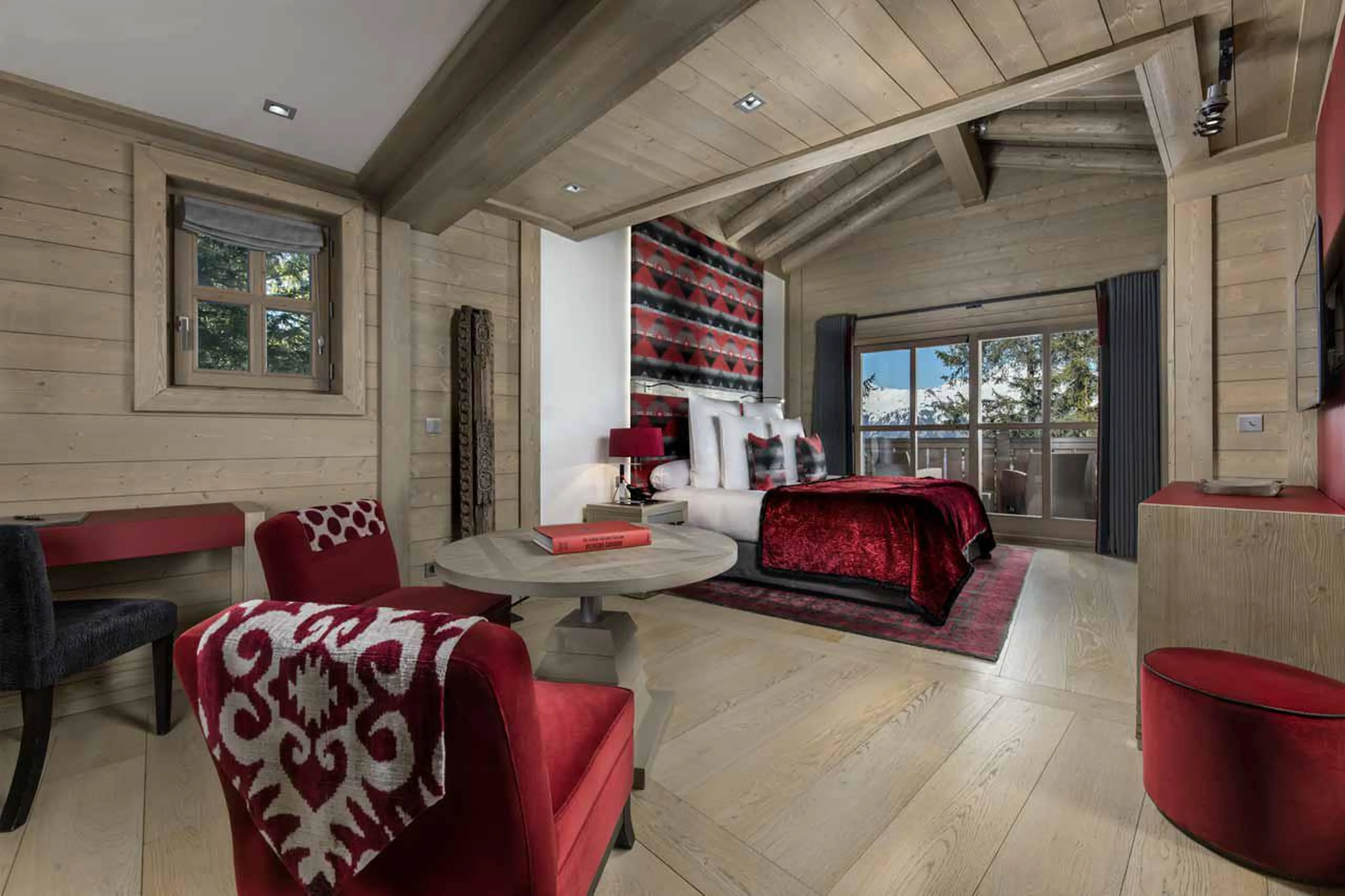 Sitting area in double bedroom of Chalet Baltoro in Courchevel 1850
