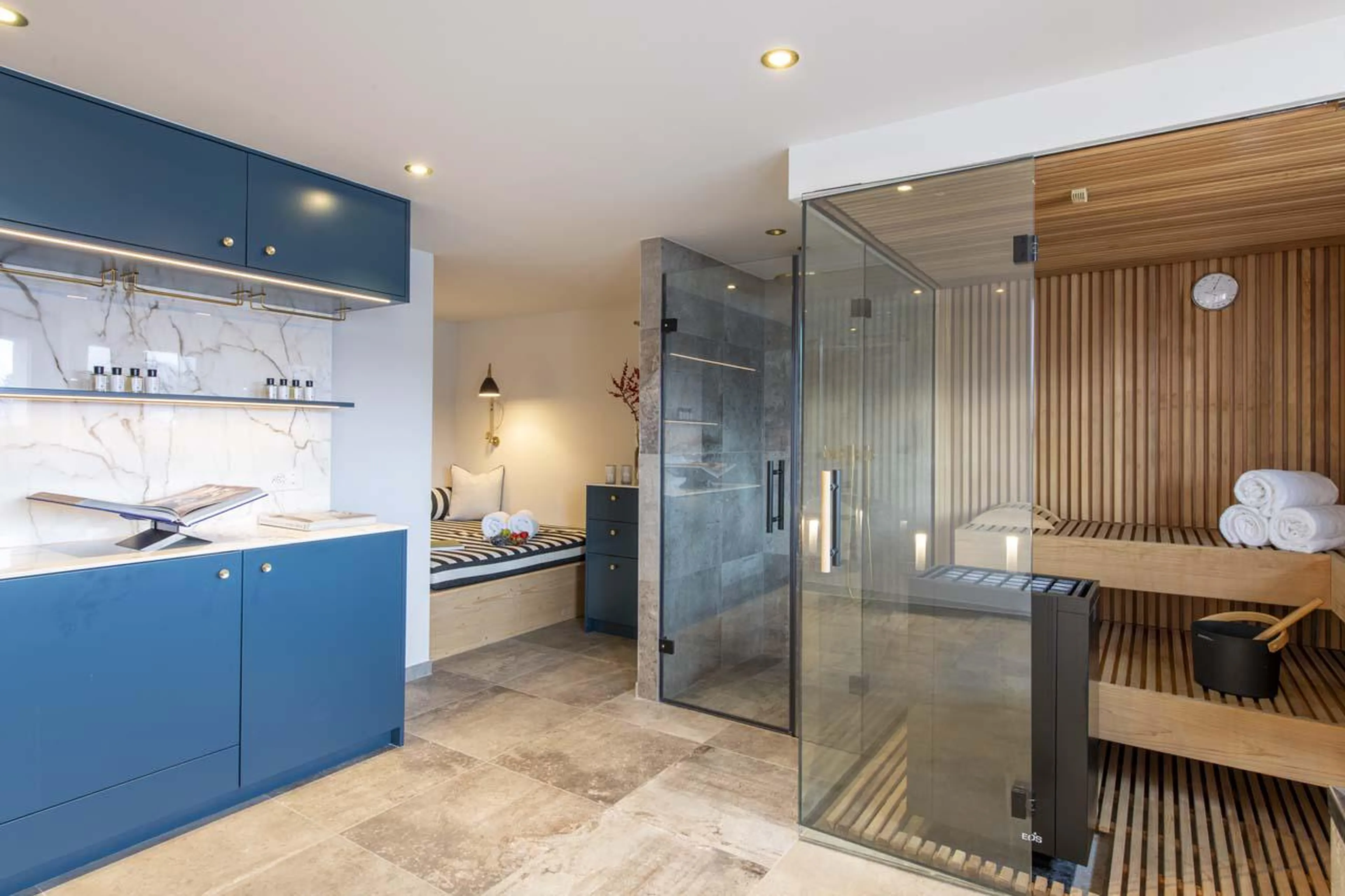 Spa area with relaxation space, hammam shower and sauna at Chalet Bavaria in Verbier