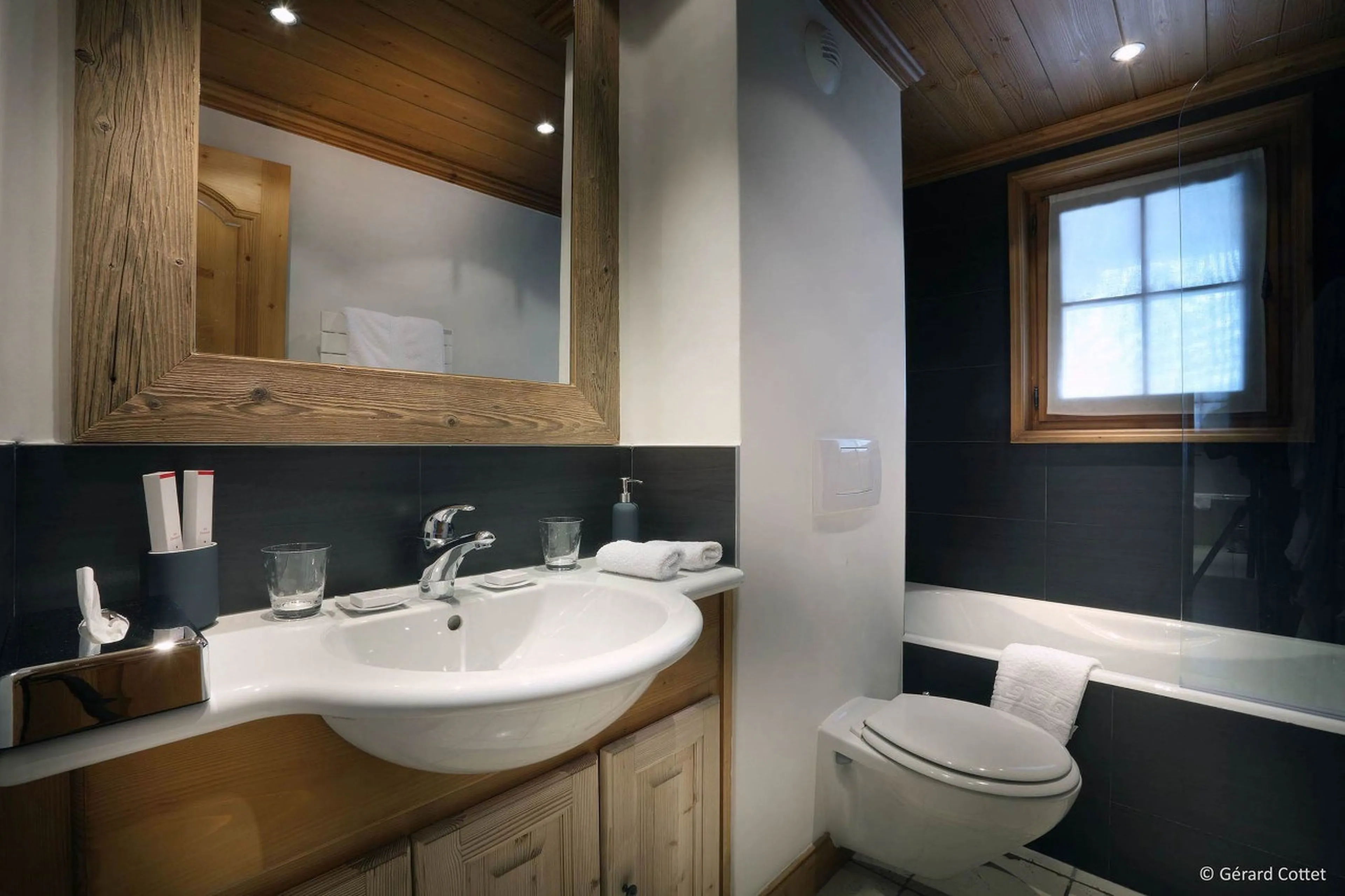 En-suite bathroom in Chalet Beaumont in Courchevel 1650