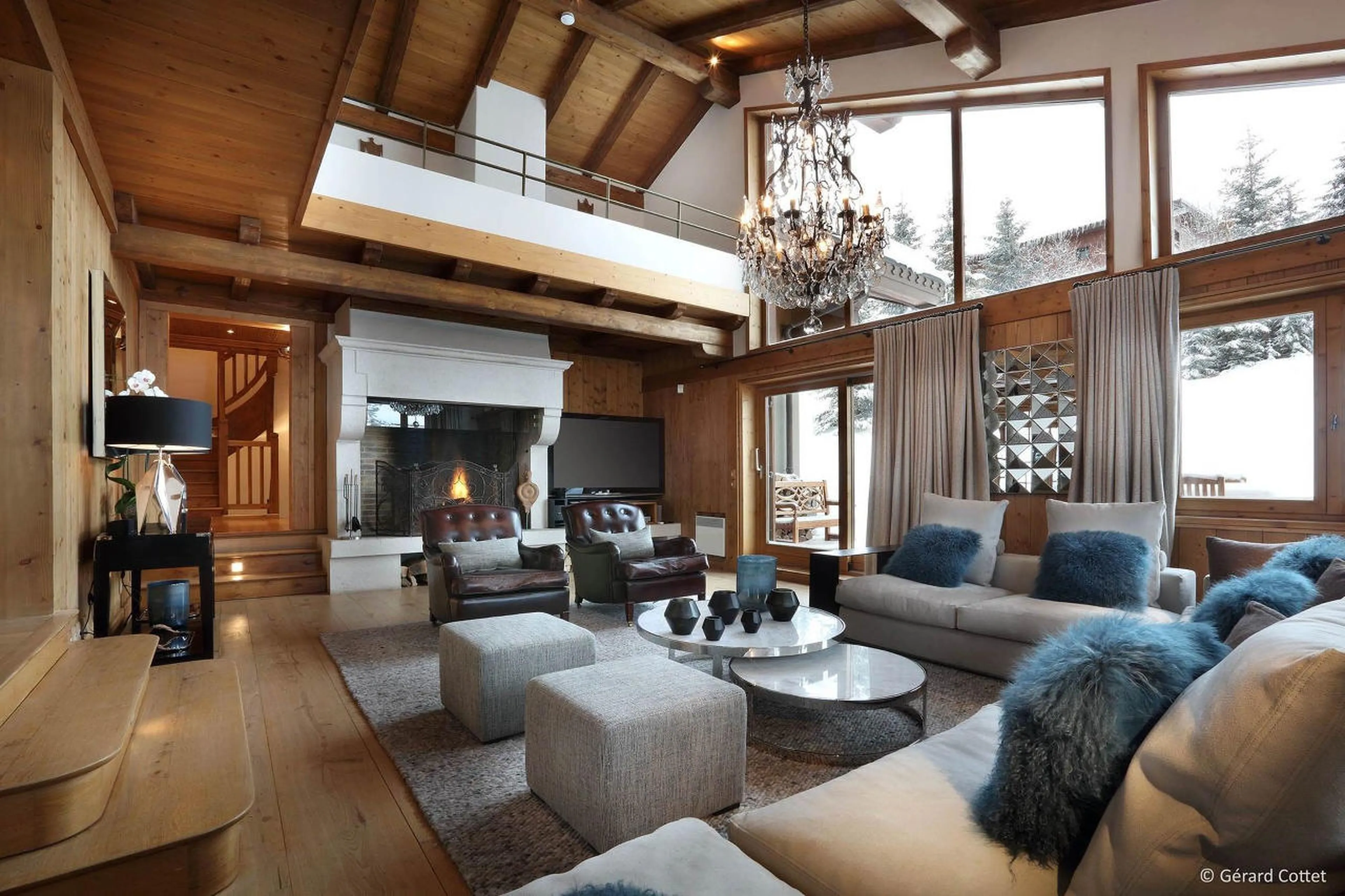 Double-height living room of Chalet Beaumont in Courchevel 1650