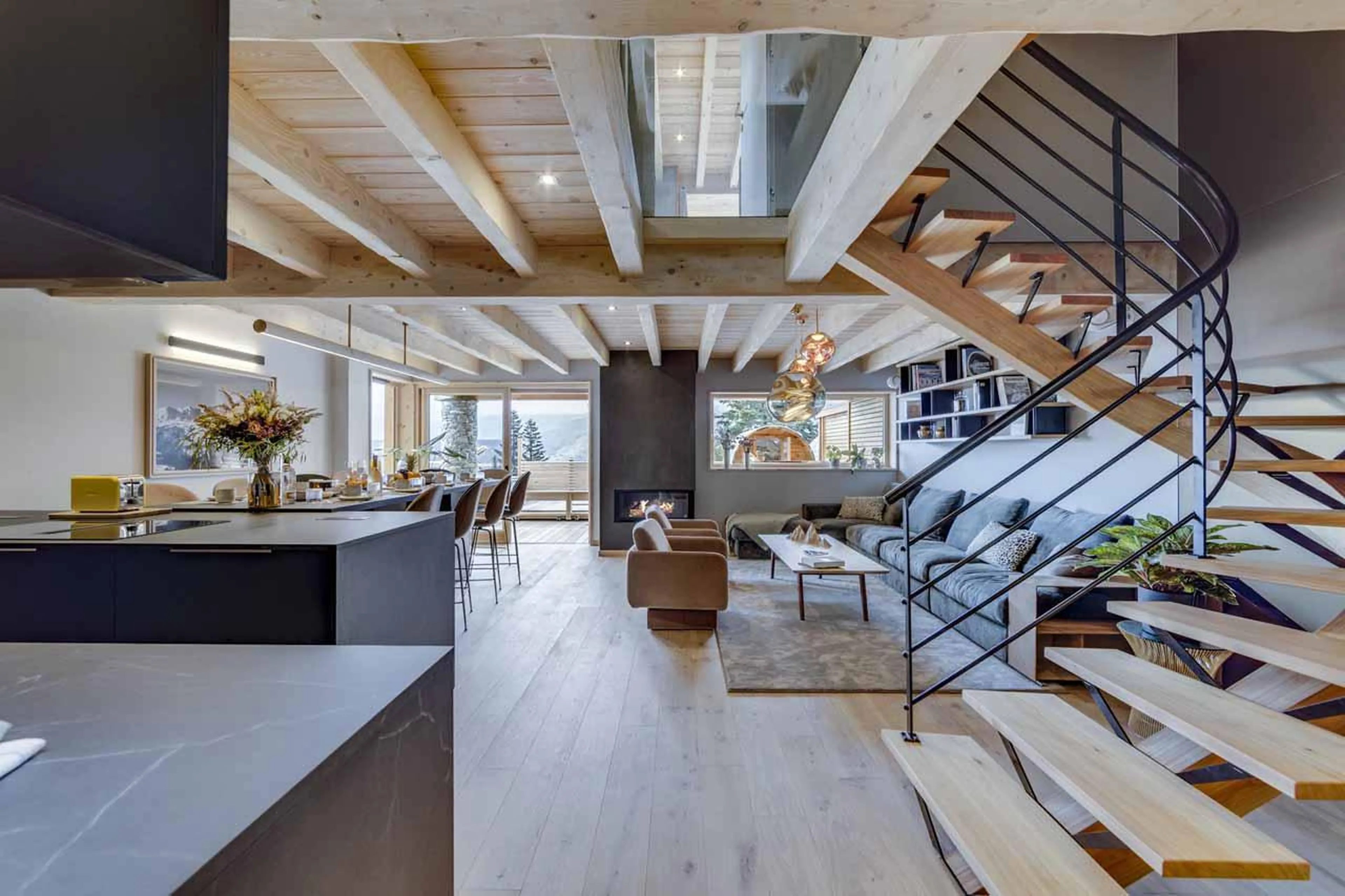 Open-plan kitchen and living area in Bela Vya 1, Les Arcs