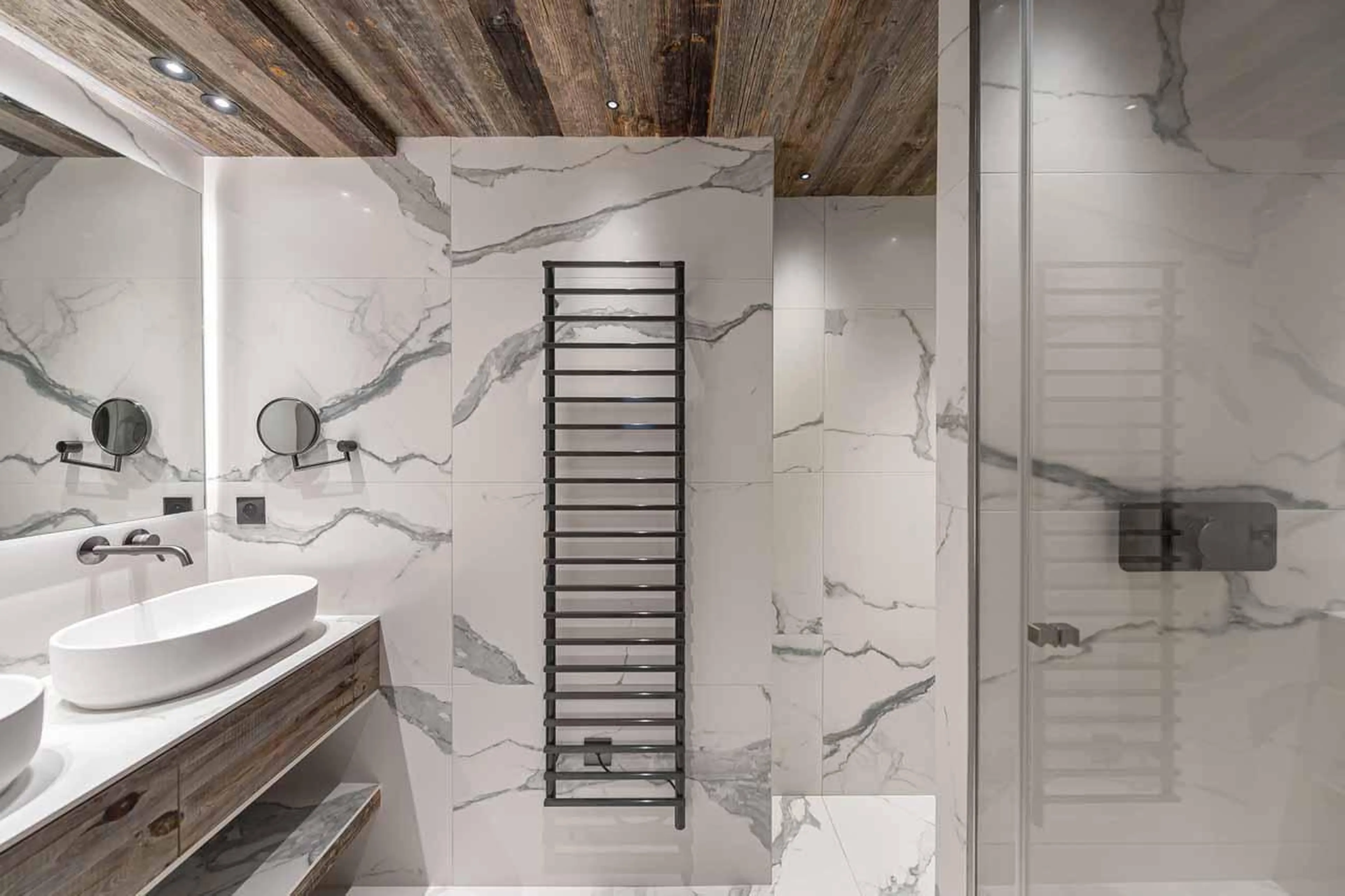 Bathroom four at Chalet Bellarossa in Courchevel 1850