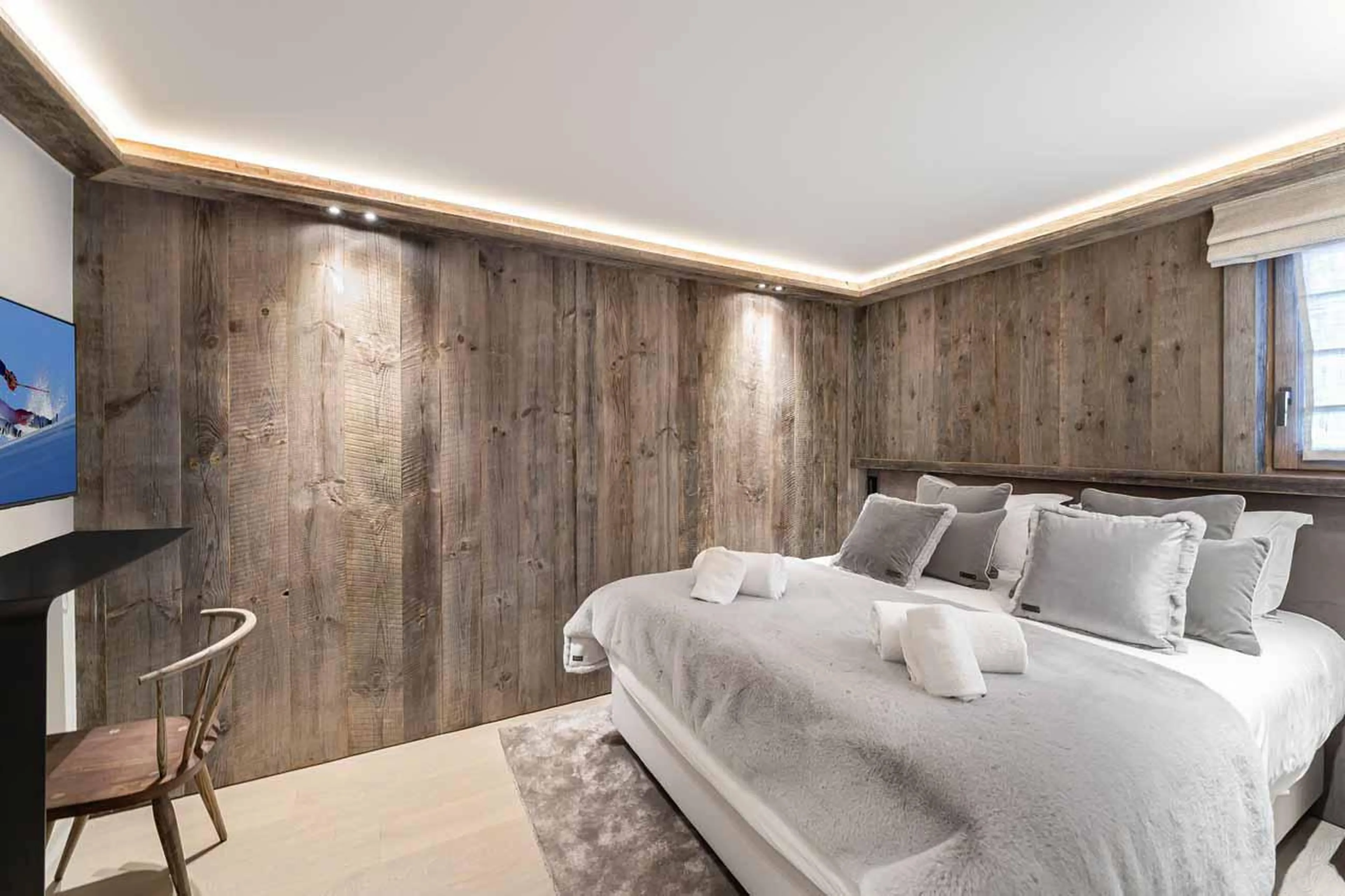 Bedroom four at Chalet Bellarossa in Courchevel 1850