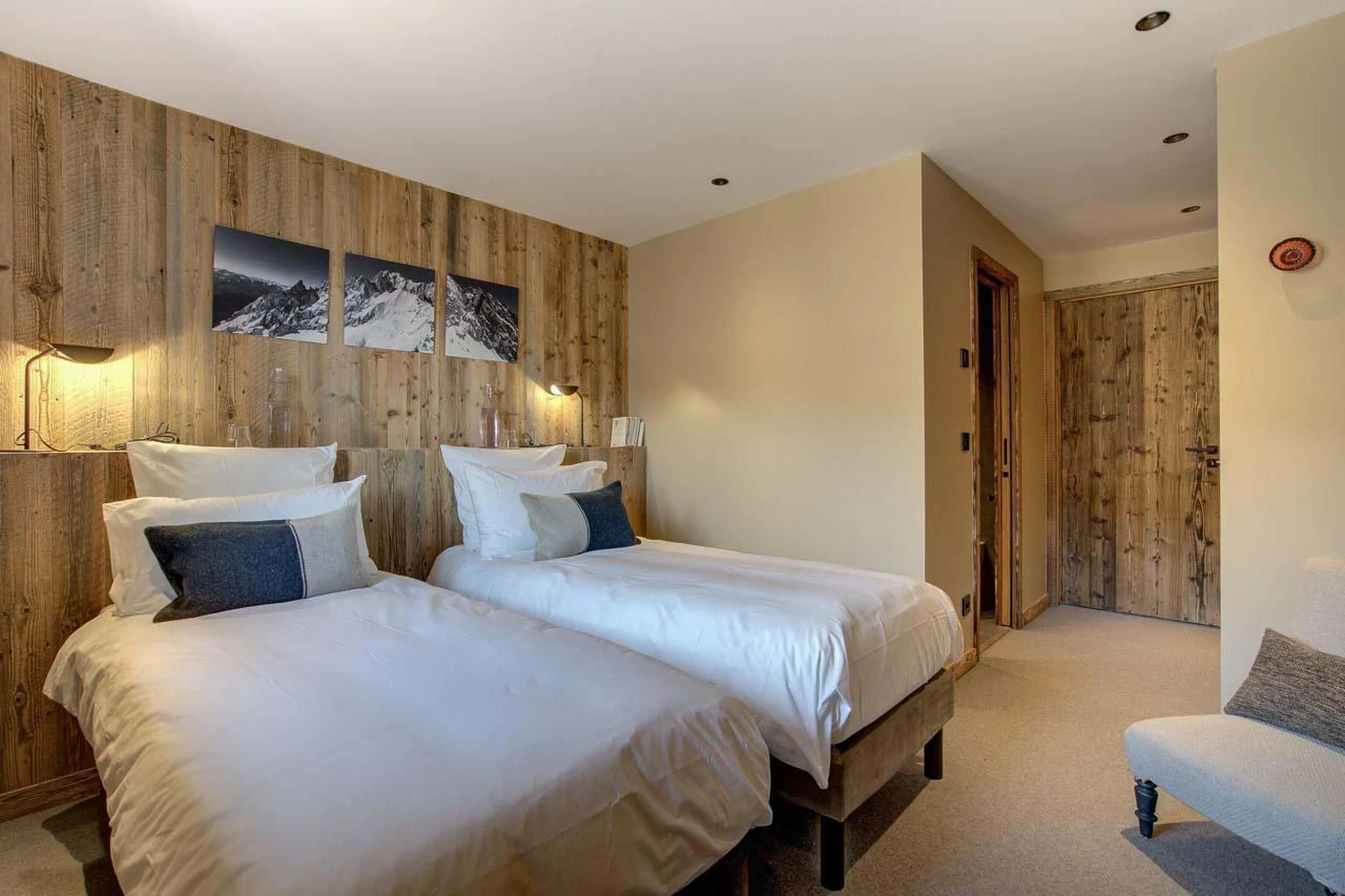 Ground floor bedroom at Chalet Bergeronnette in Meribel