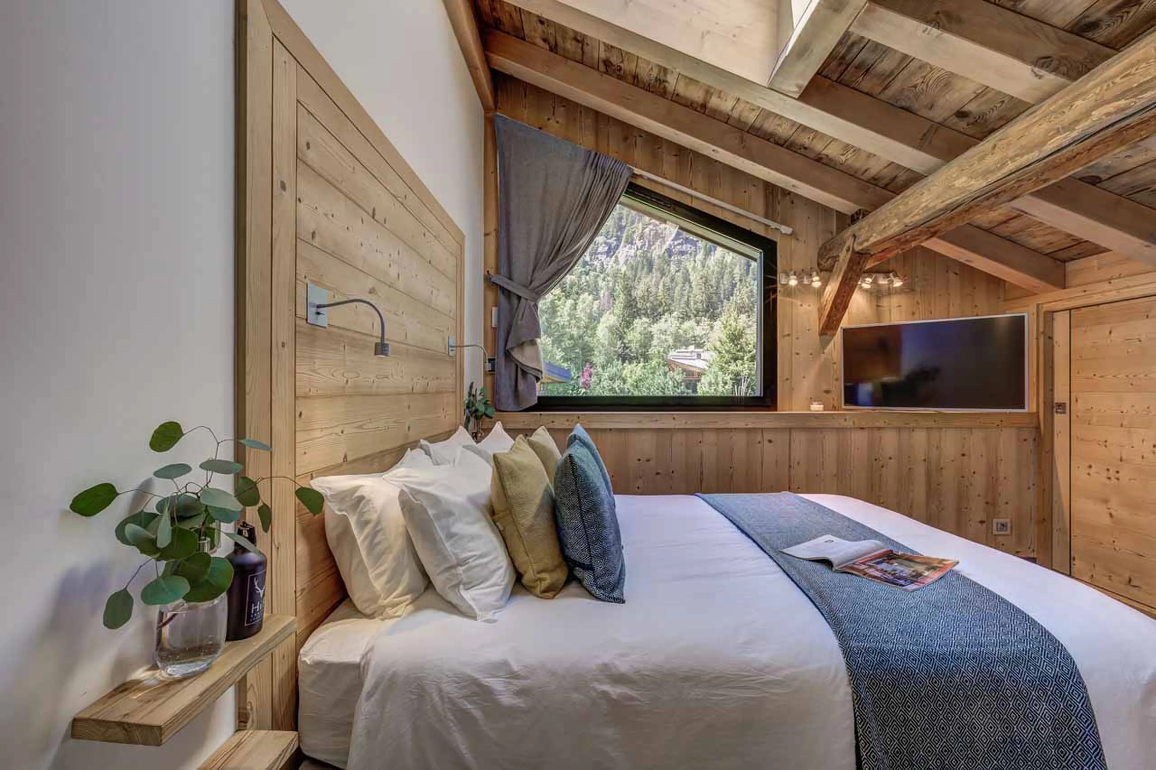 Bedroom two at Chalet Black Diamond in Chamonix
