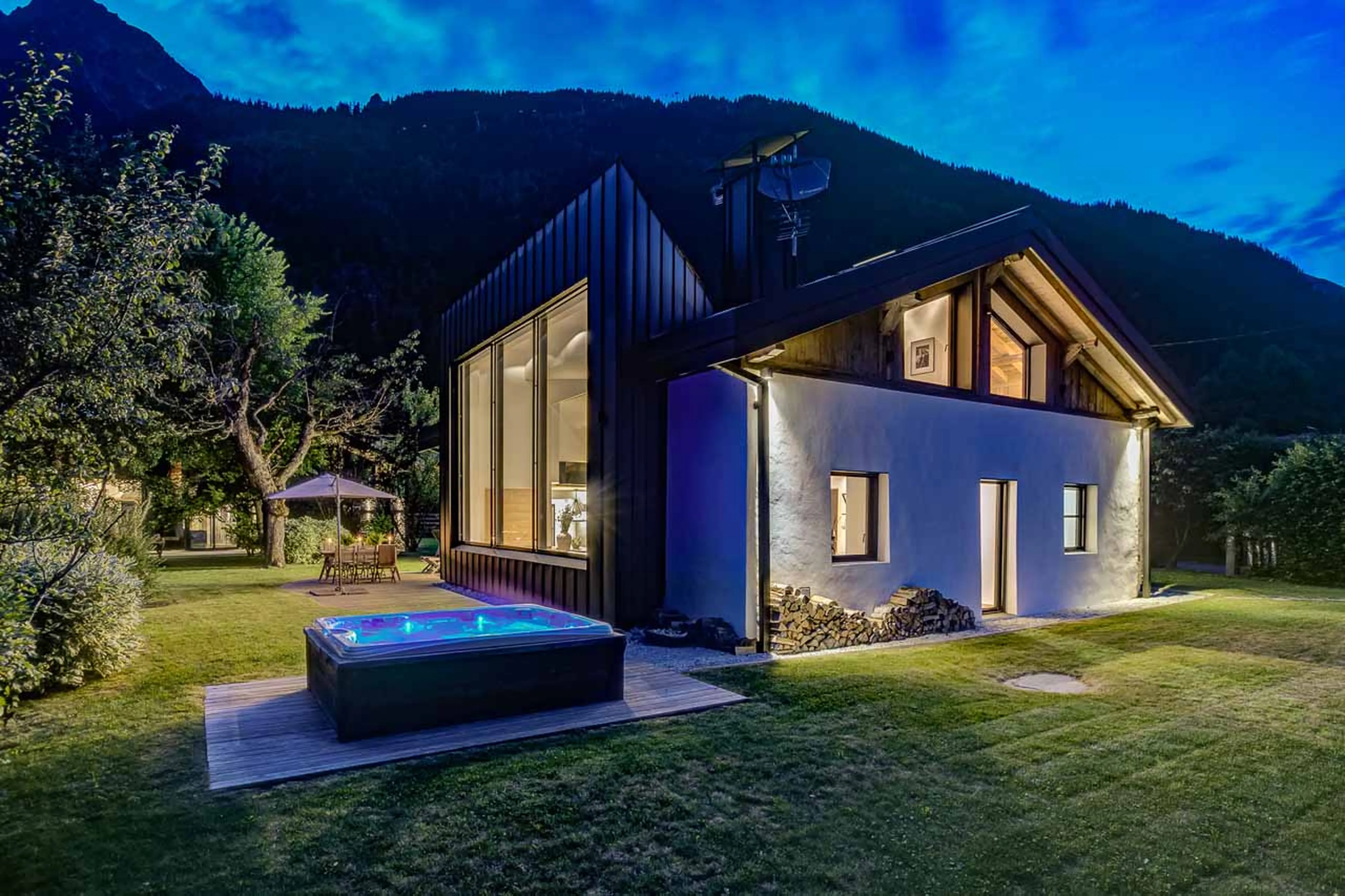 Exterior of Chalet Black Diamond in Chamonix