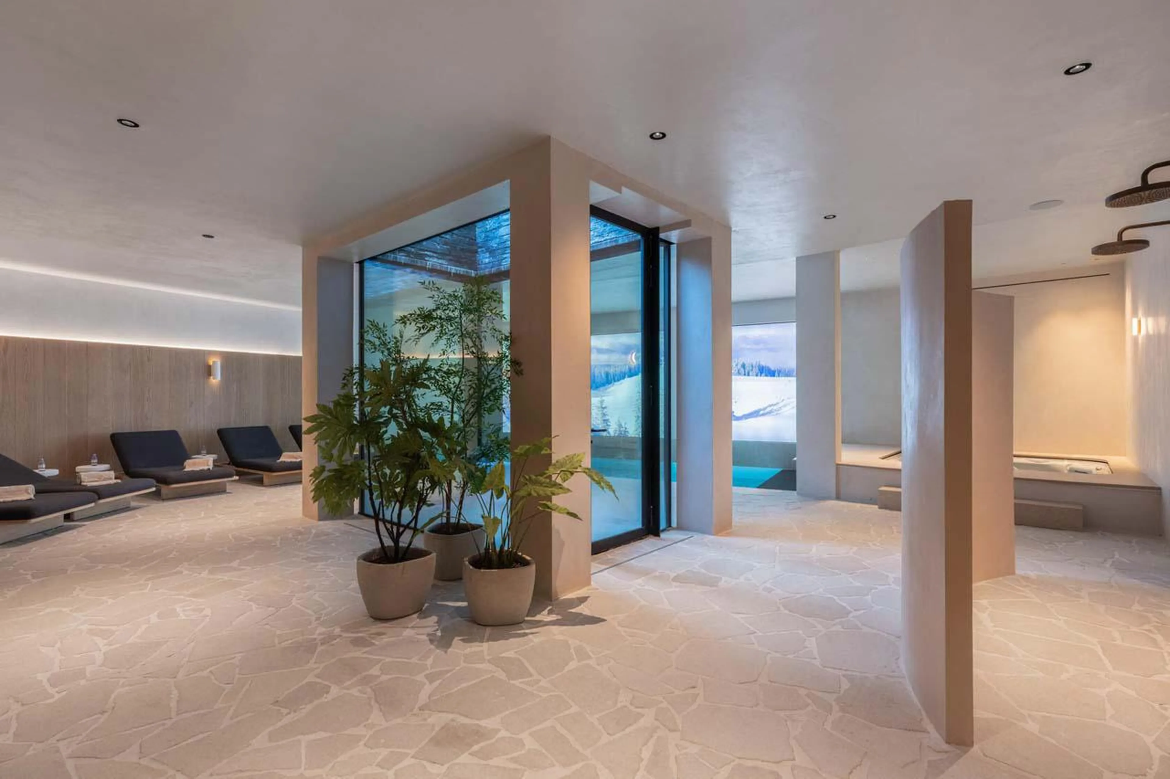 Relaxation space at Chalet Black Lodge in Courchevel 1850