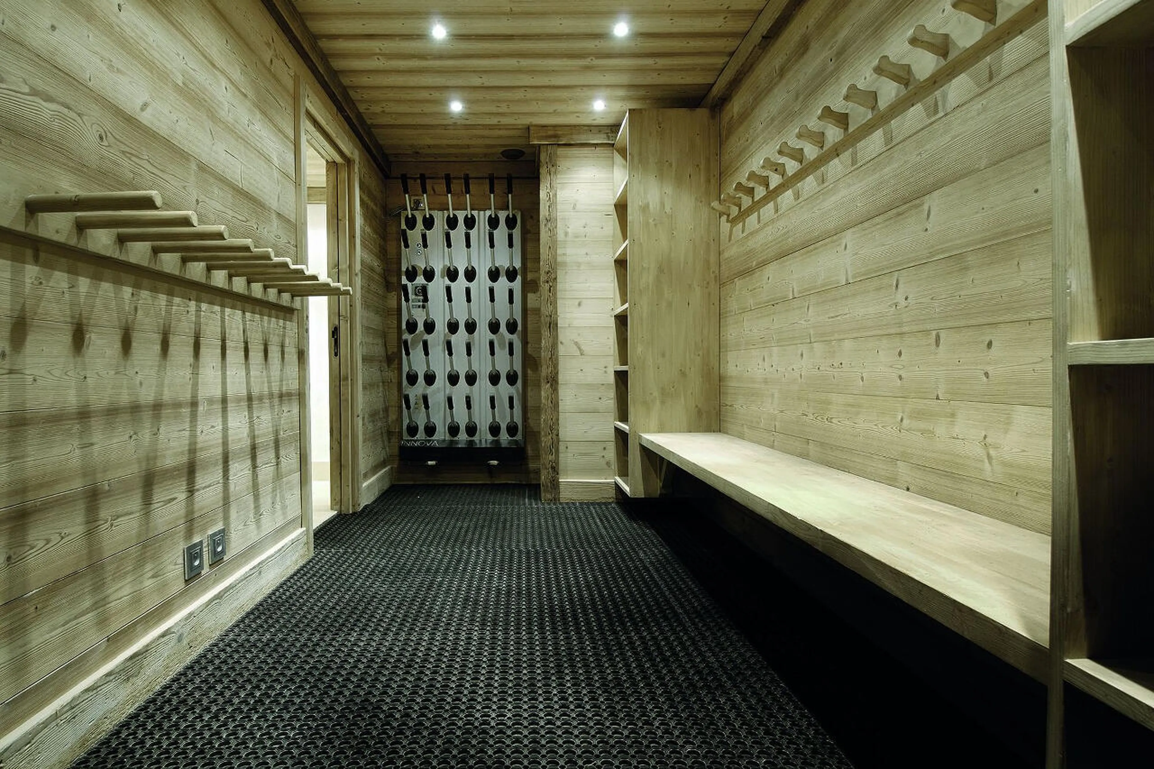 Ski and boot room of Chalet Black Pearl in Courchevel 1850