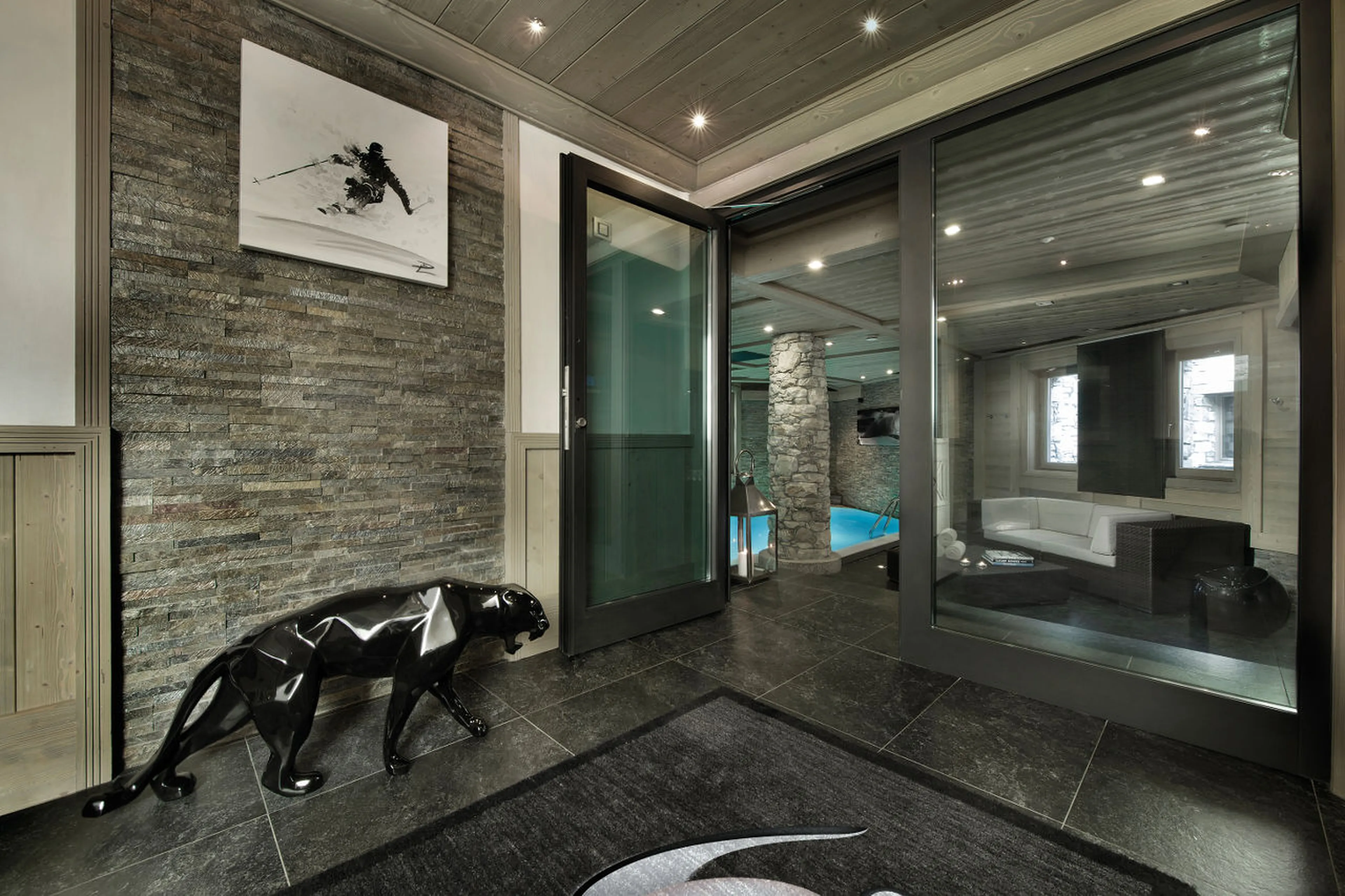 Superb spa area with jet stream pool of Chalet Black Pearl in Val d’Isere