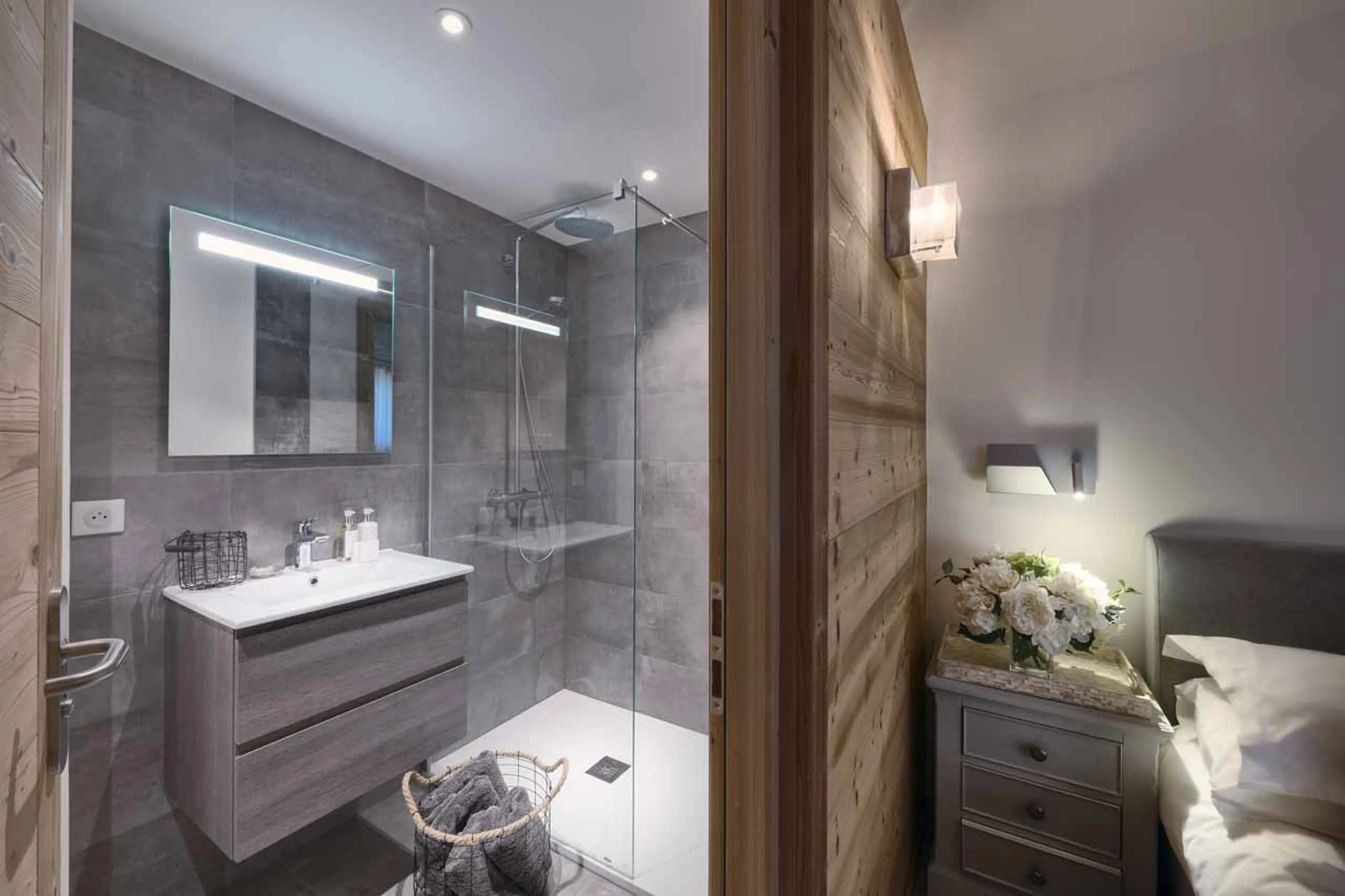 Bathroom four at Chalet Blanc in Morzine