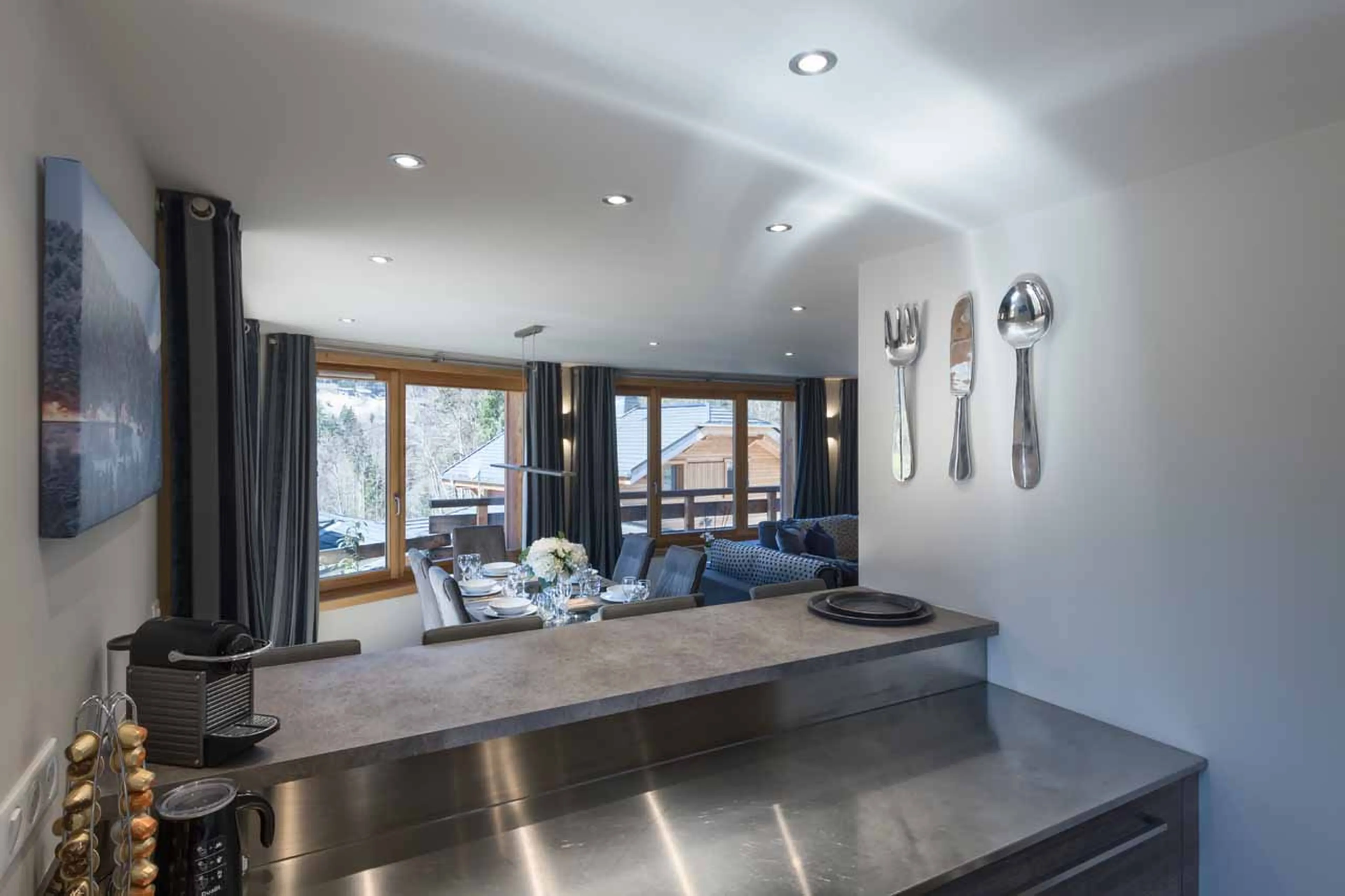 Kitchen with breakfast bar at Chalet Blanc in Morzine