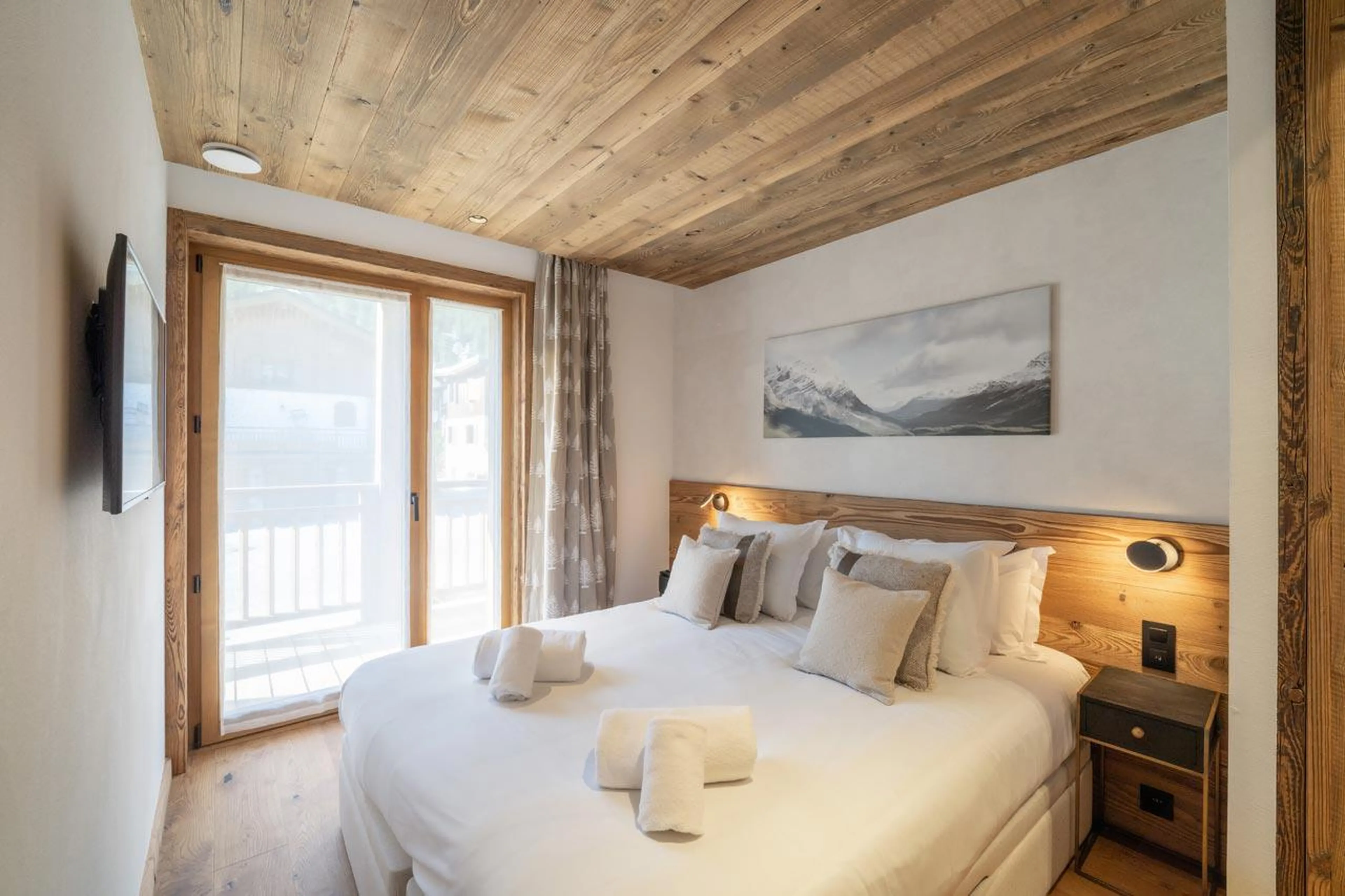 Bedroom three at Chalet Bois de l'Abbaye in Courchevel Le Praz