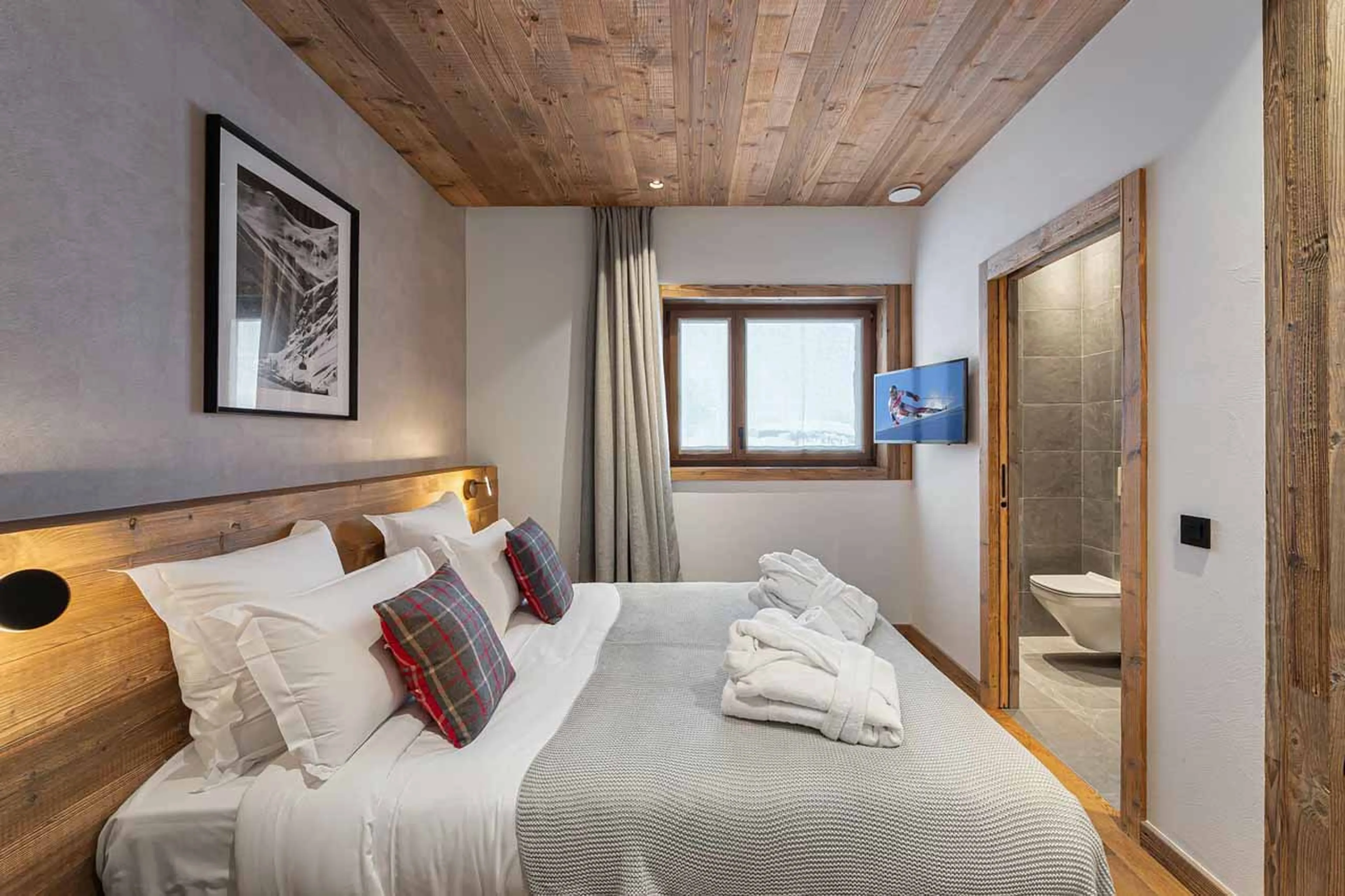 Bedroom four at Chalet Bois du Ban in Courchevel Le Praz