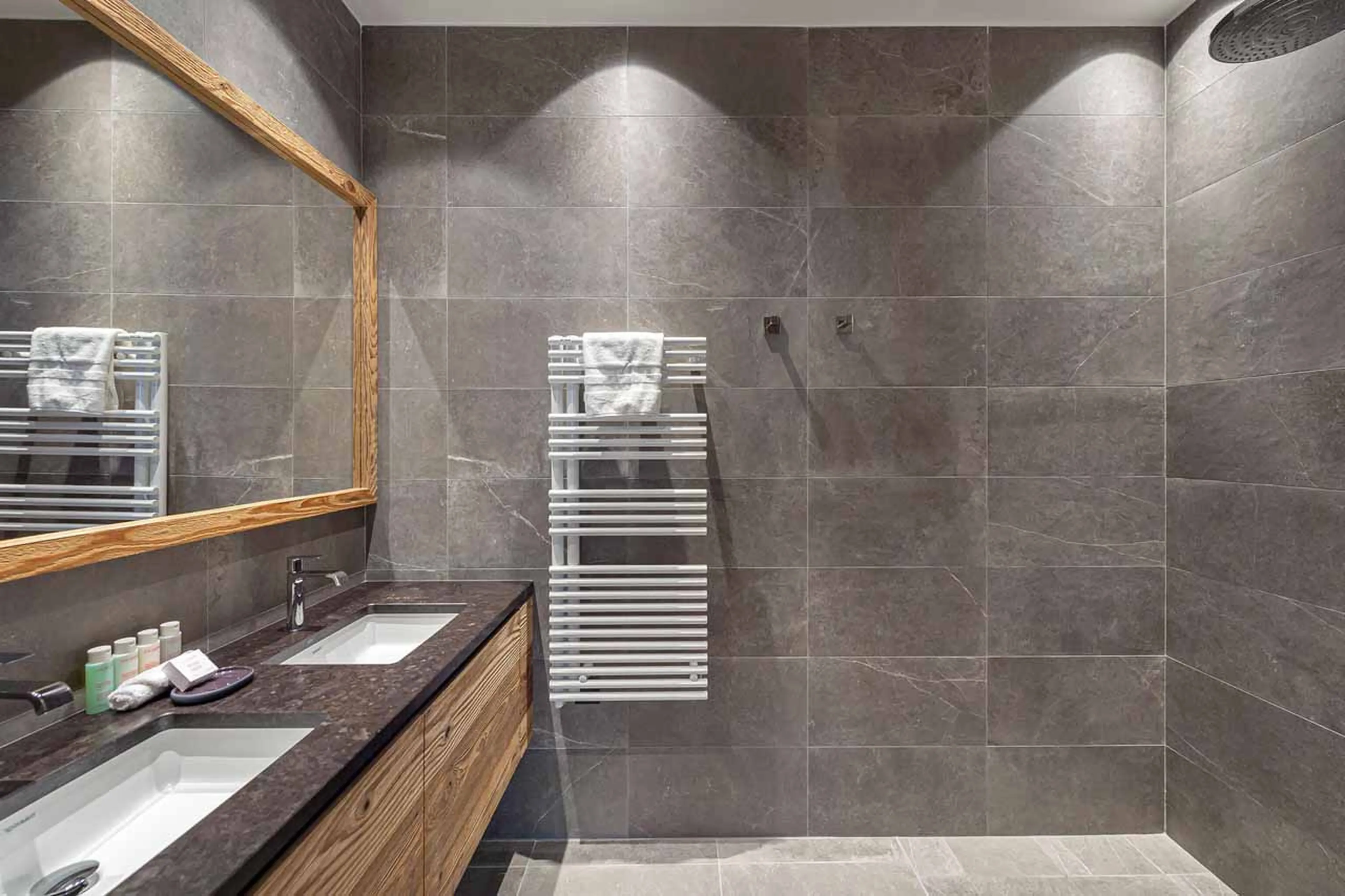Wallk-in shower at Chalet Bois du Ban in Courchevel Le Praz