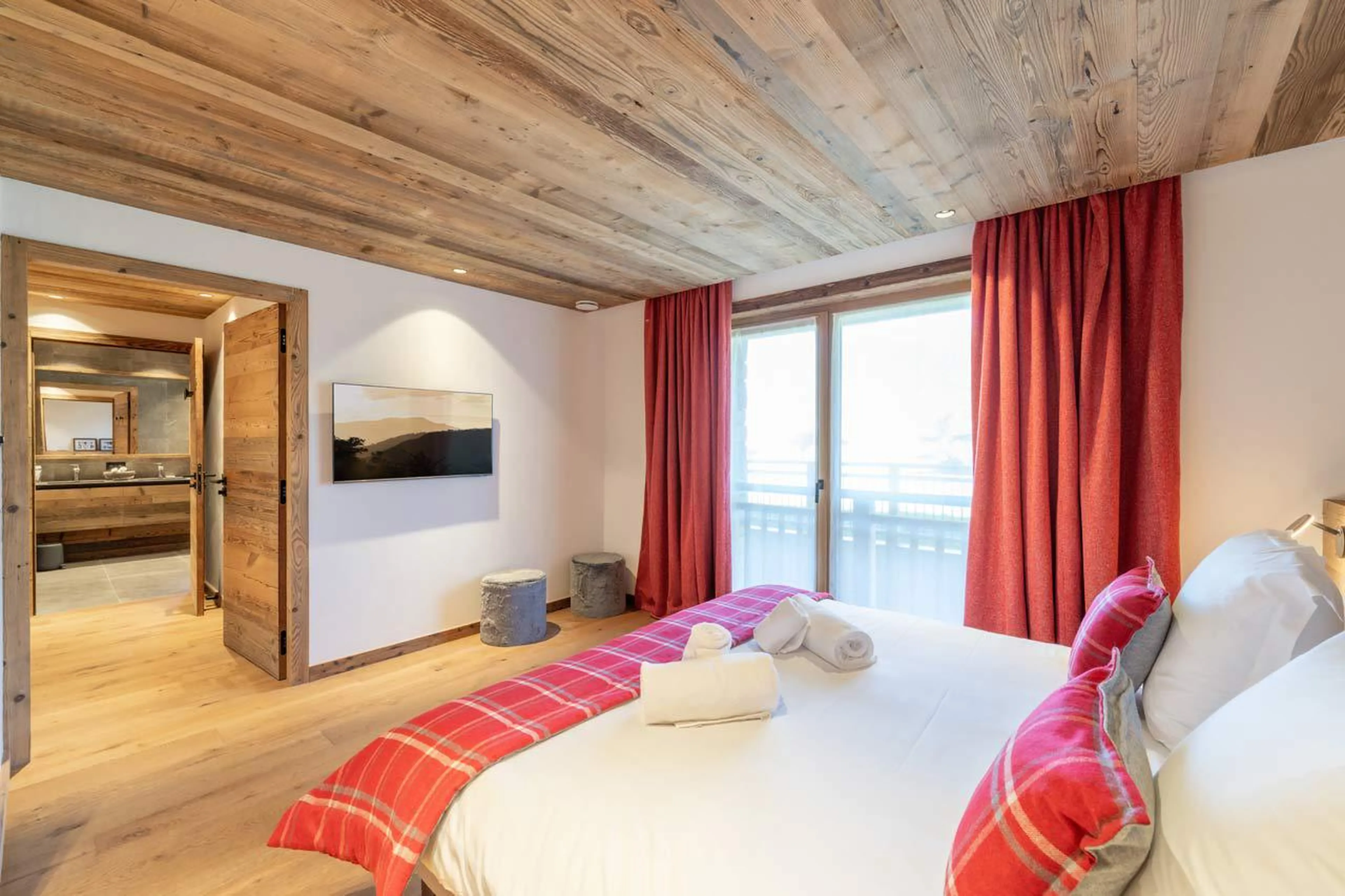 Family bedroom at Chalet Bois du Fontanil in Courchevel Le Praz