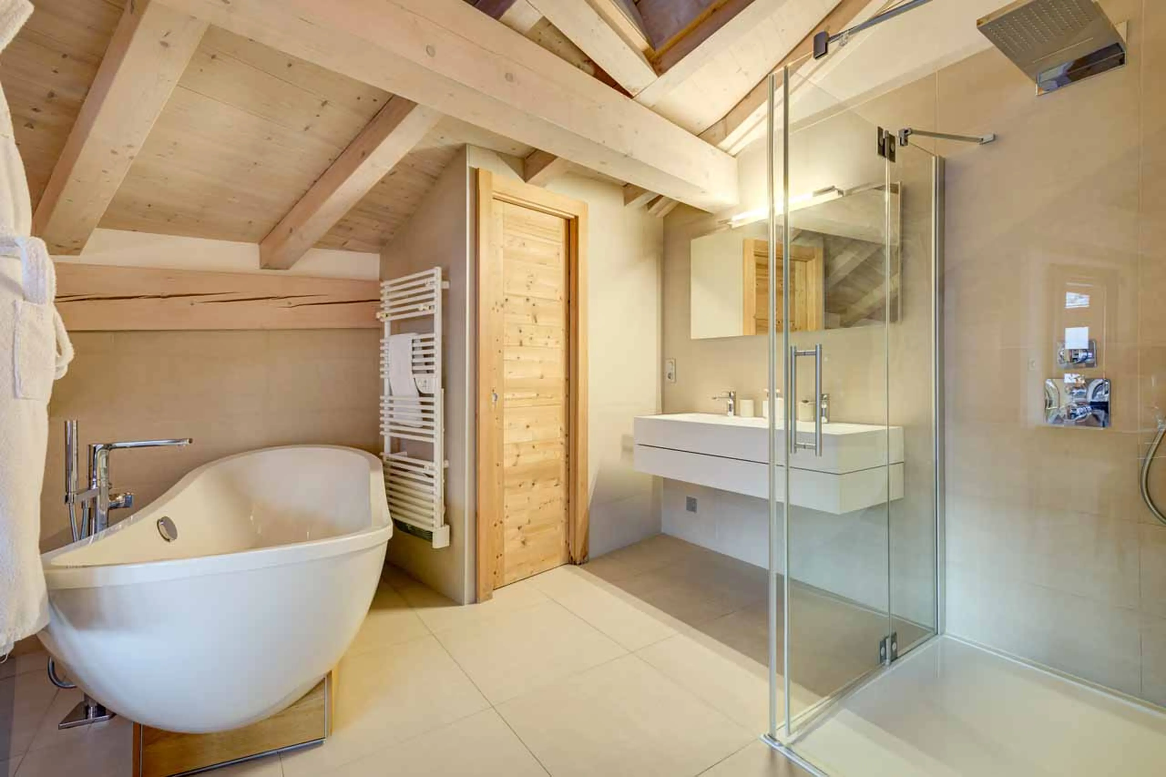 Bathroom five at Chalet Bouquetin in Morzine