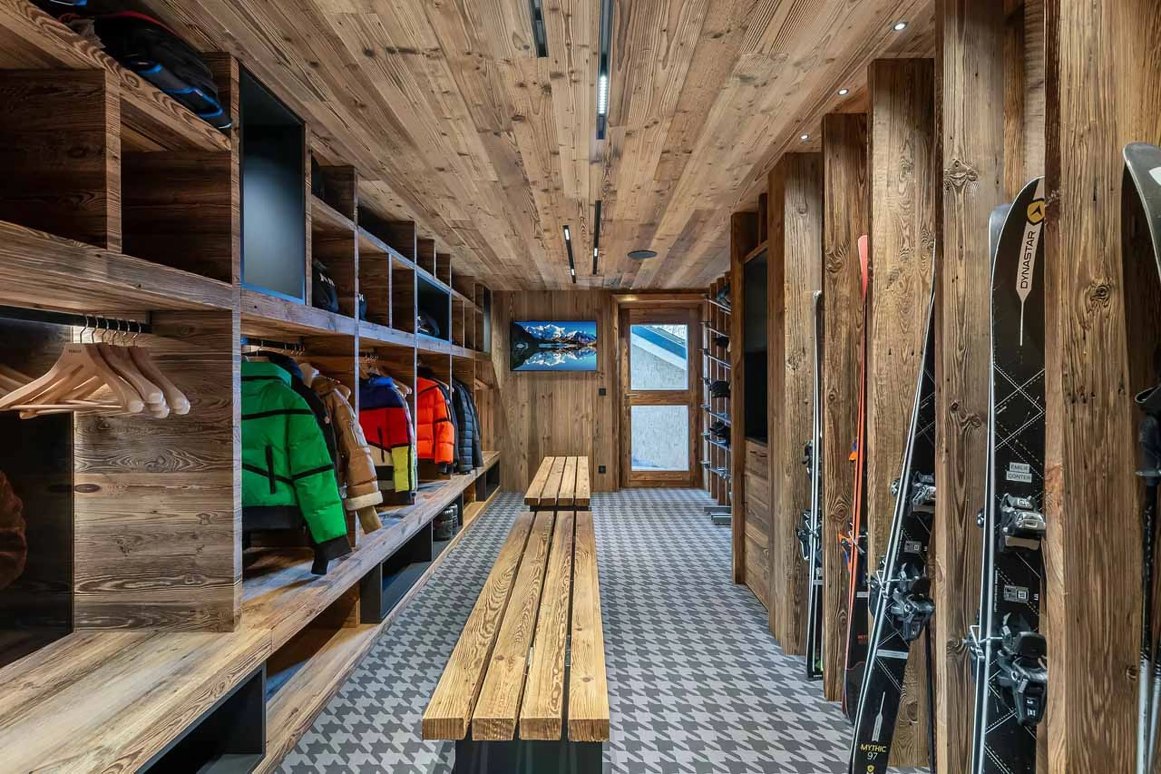 Ski room at Chalet Les Bruxellois in Courchevel 1850
