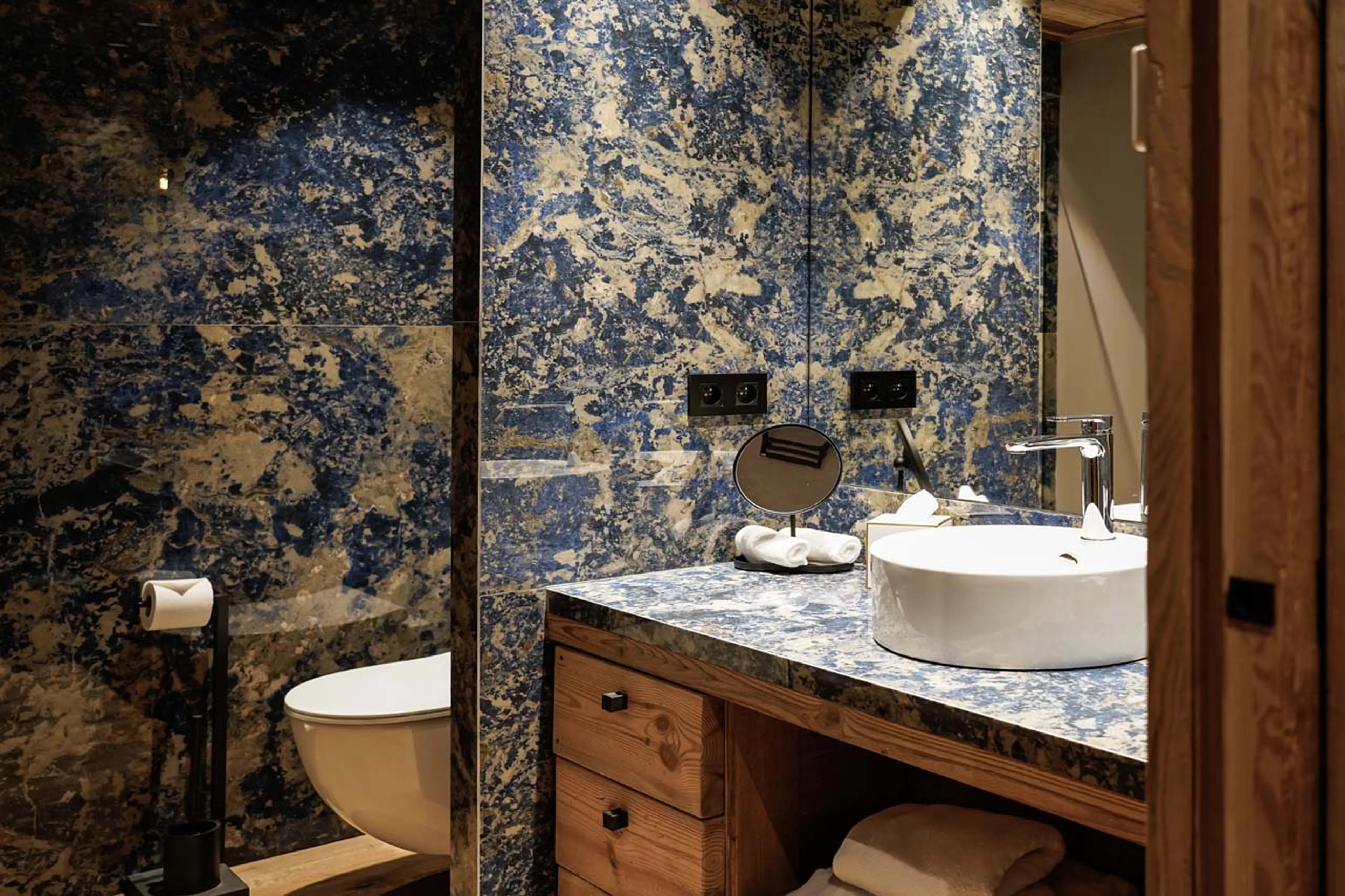 En-suite in Chalet Cahokia, Val d'Isere