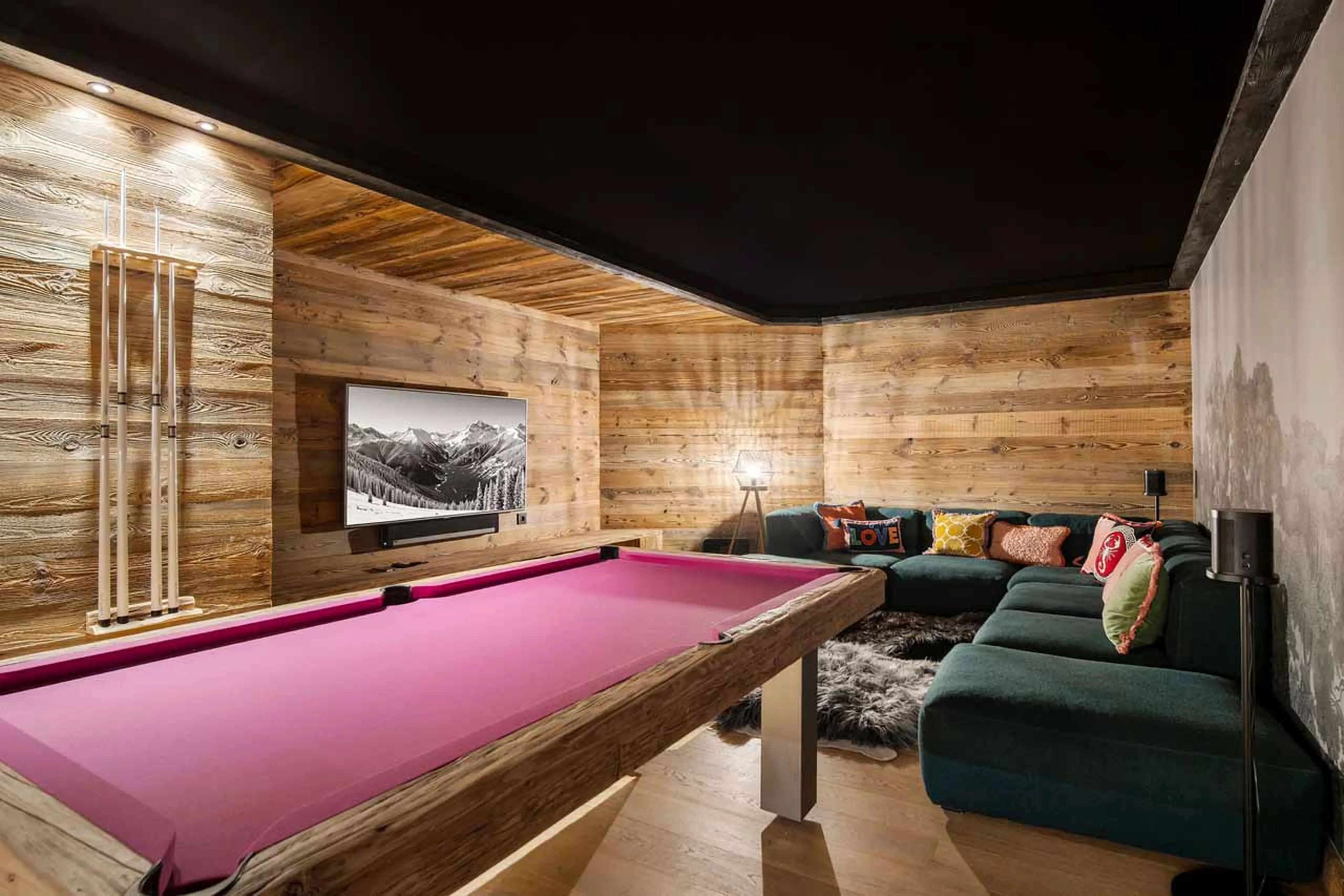 Lounge/bar at Chalet Carcentina in Courchevel 1550
