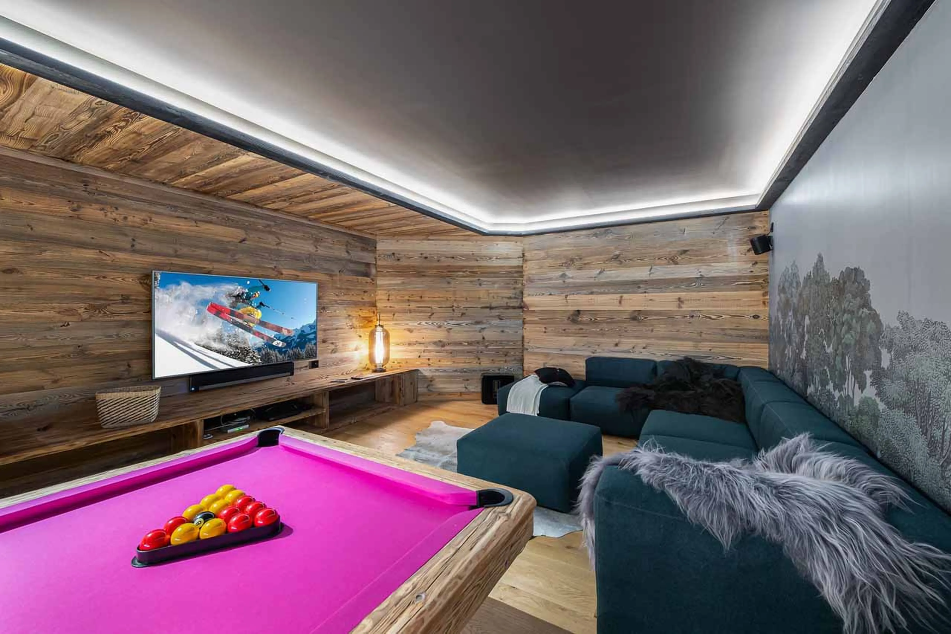 Lounge/bar at Chalet Carcentina in Courchevel 1550