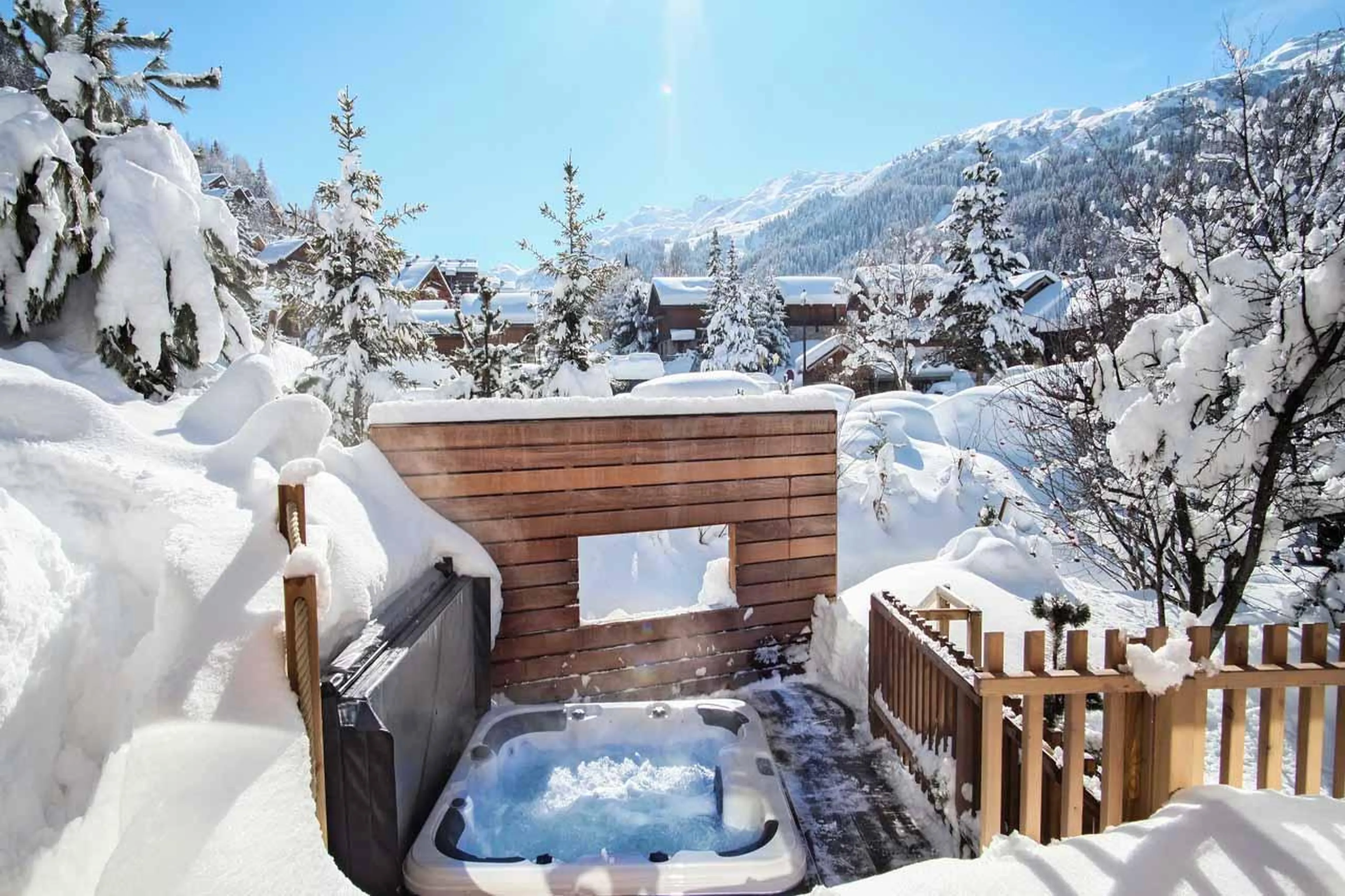 Outdoor hot tub at Chalet Caro, Meribel