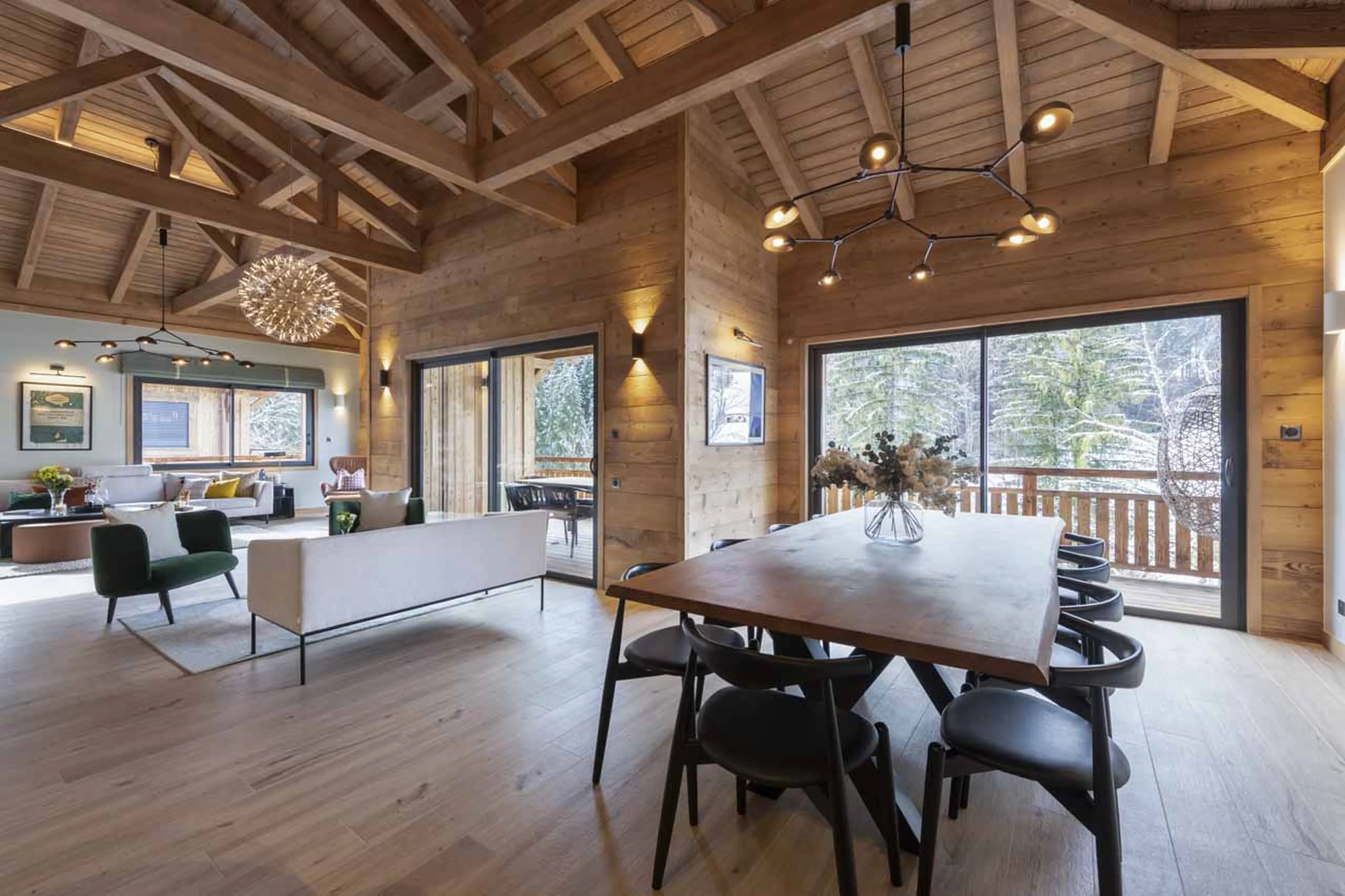 Dining table in Chalet Cascades, Morzine