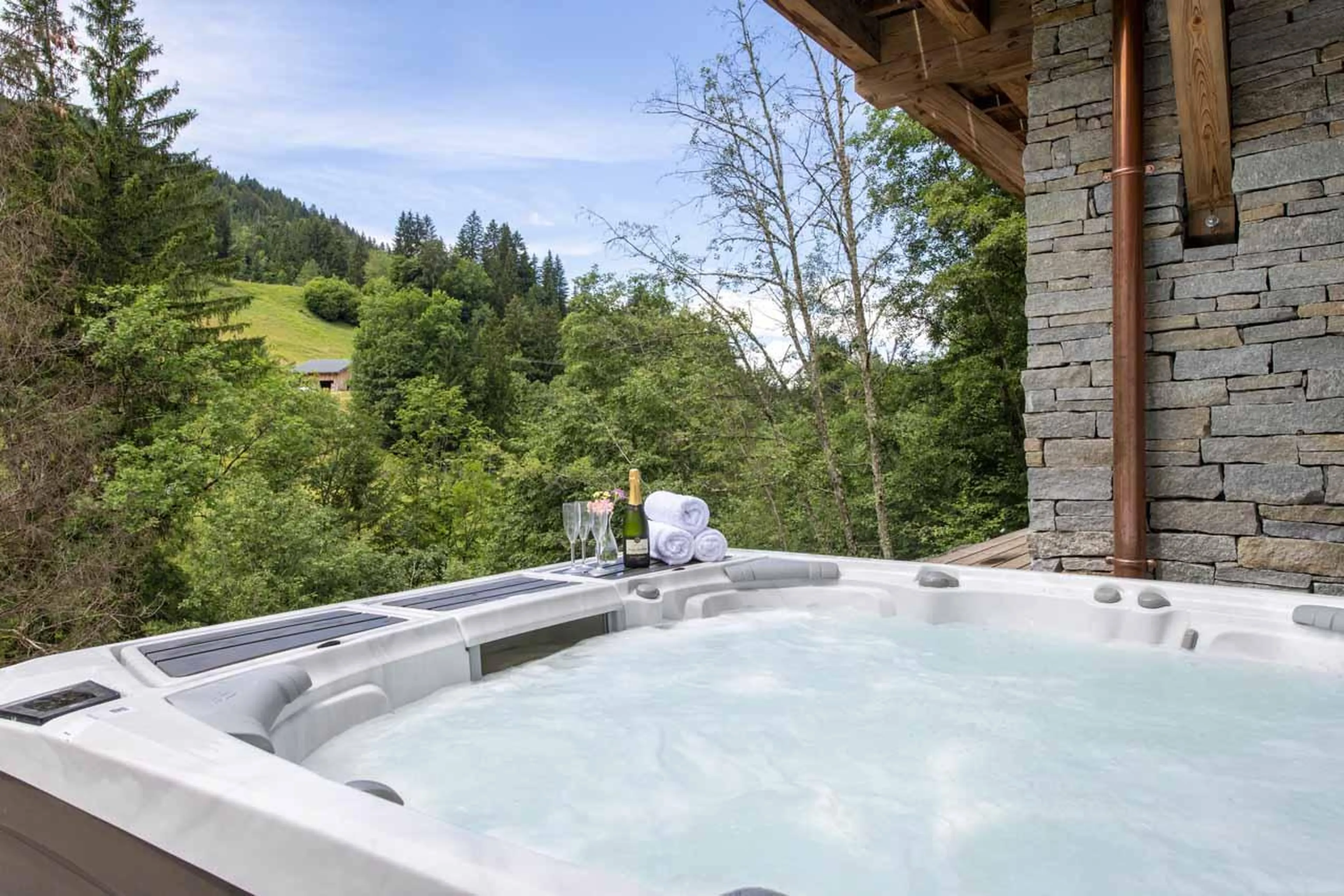 Hot tub in Chalet Cascades, Morzine