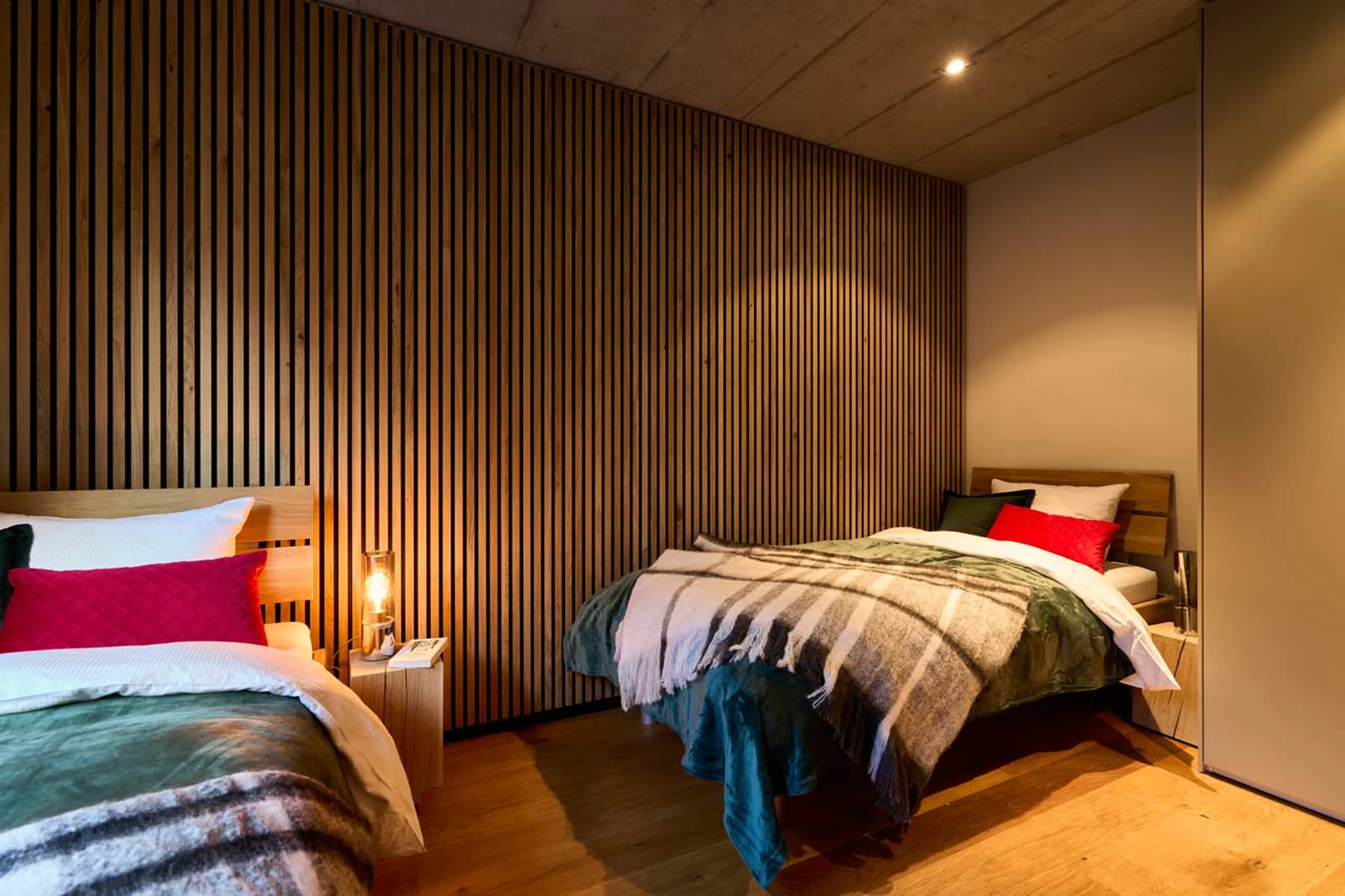 Twin bedroom one at Chalet Cassons in Films