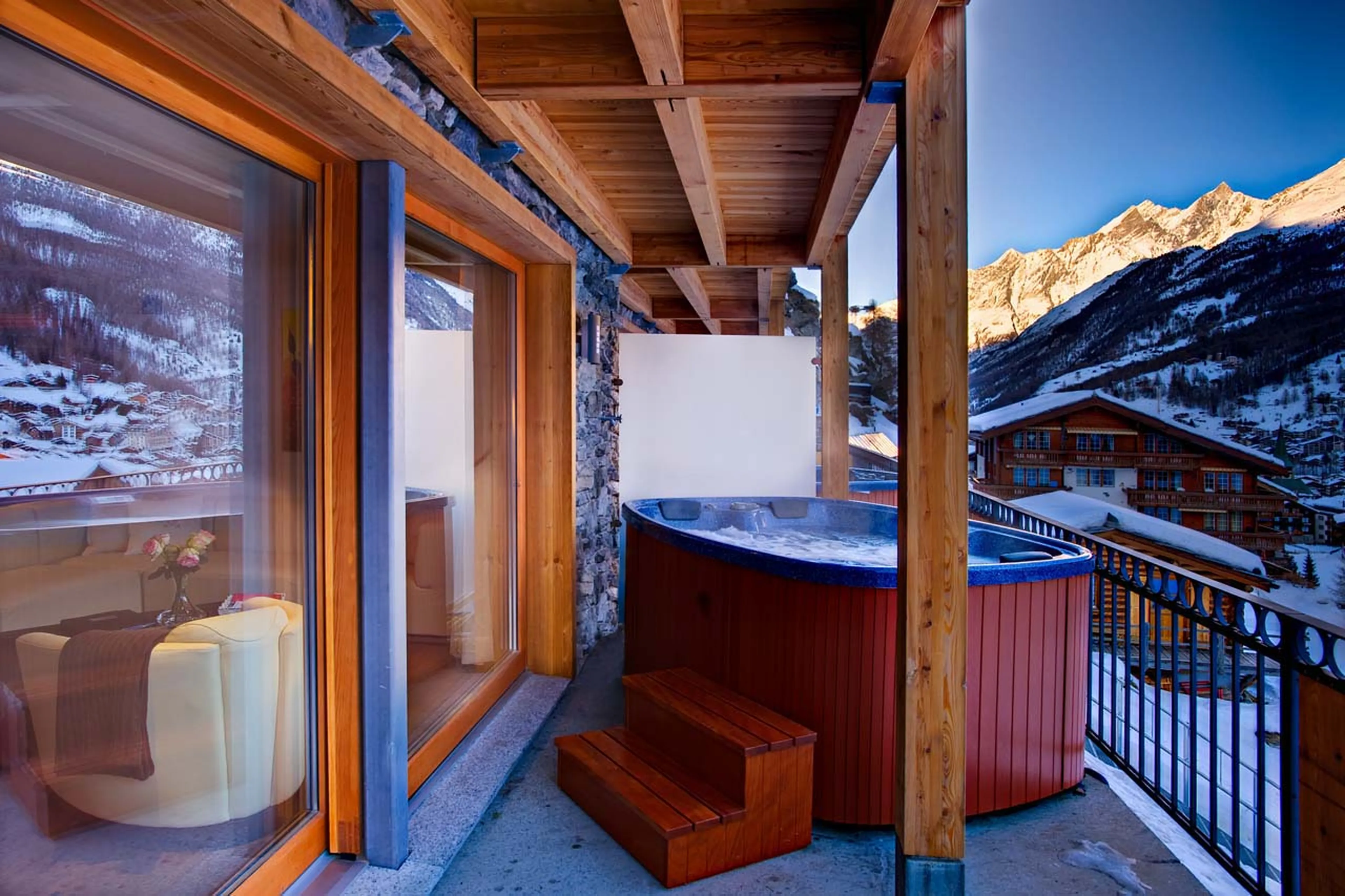Hot tub at Chalet Castor in Zermatt