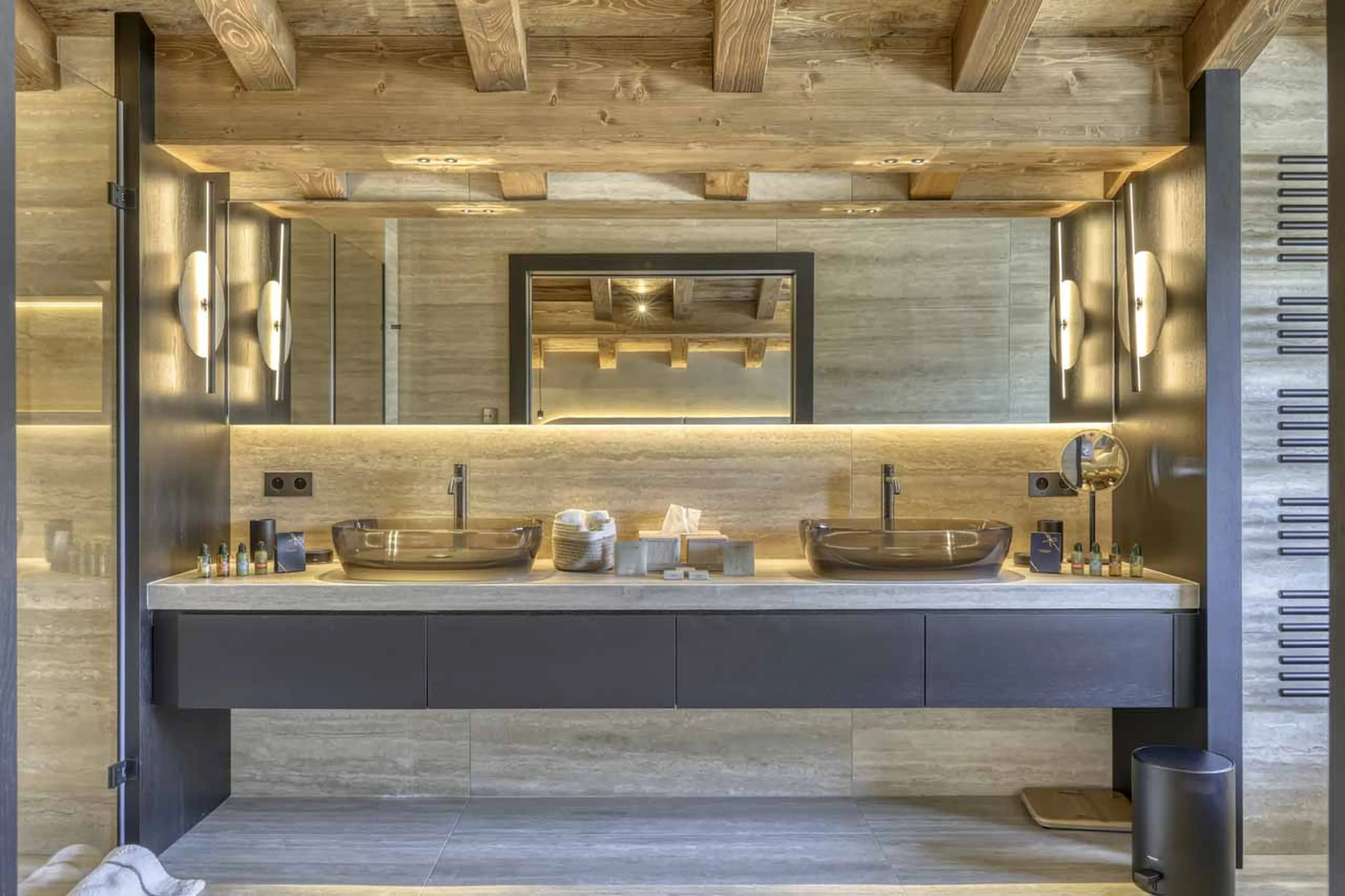 Bedroom 6 en-suite at Chalet Cham Lou Ka in Megeve