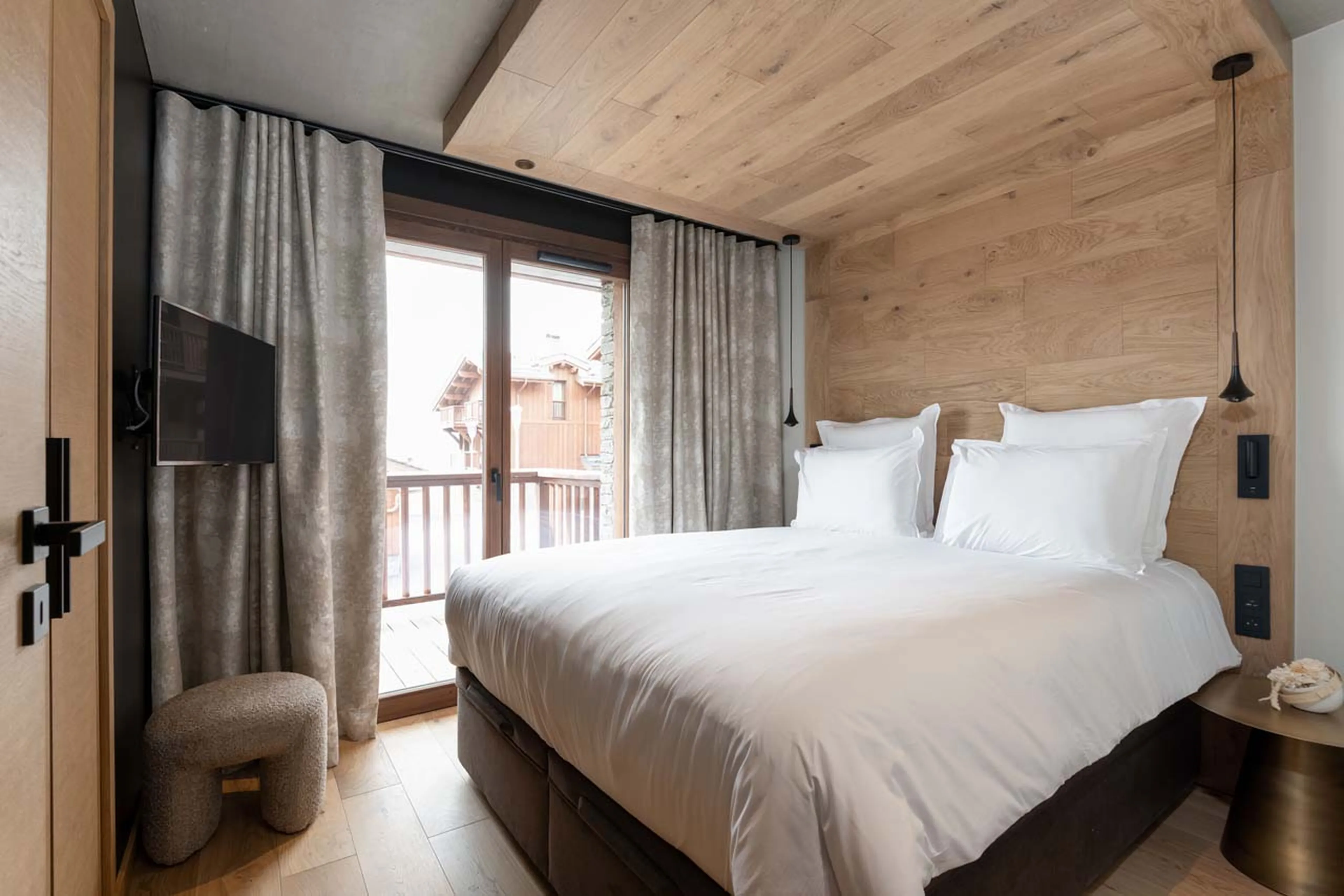 Bedroom four at Chalet Chasse Forêt in Courchevel 1650