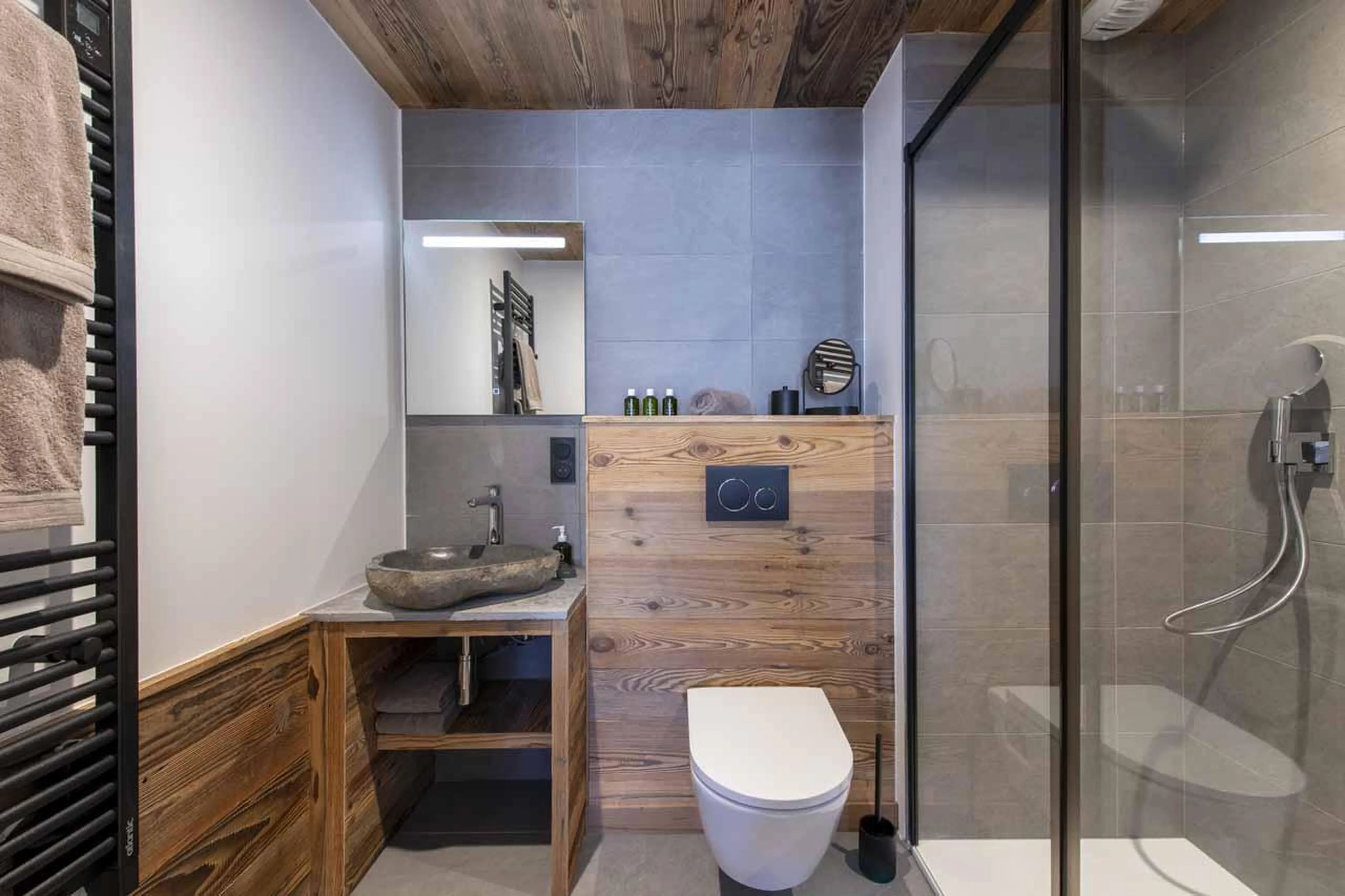 En-suite shower room in Apartment Chavinaud, Les Gets