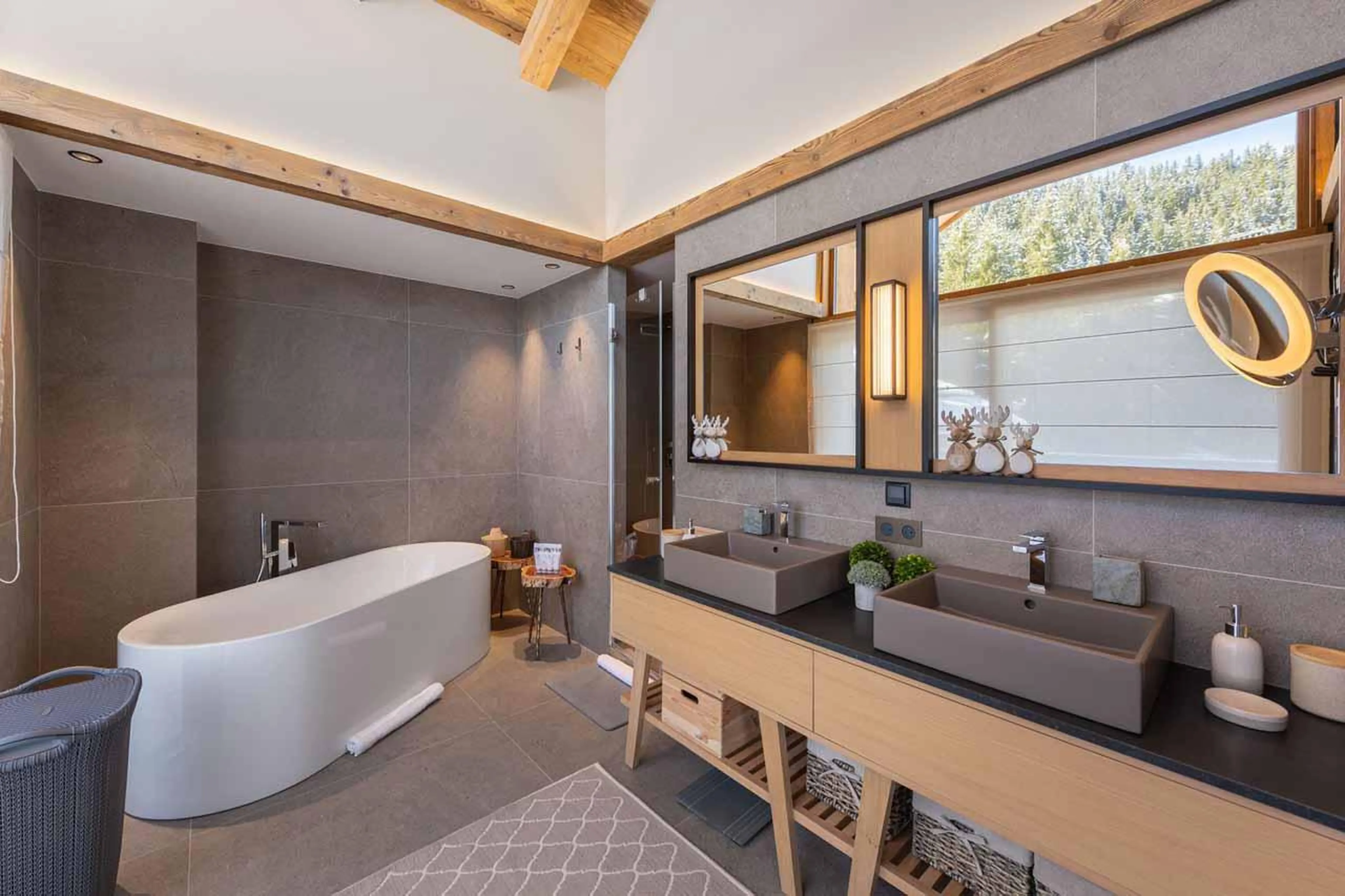 Master bathroom at Chalet Chergui in Meribel