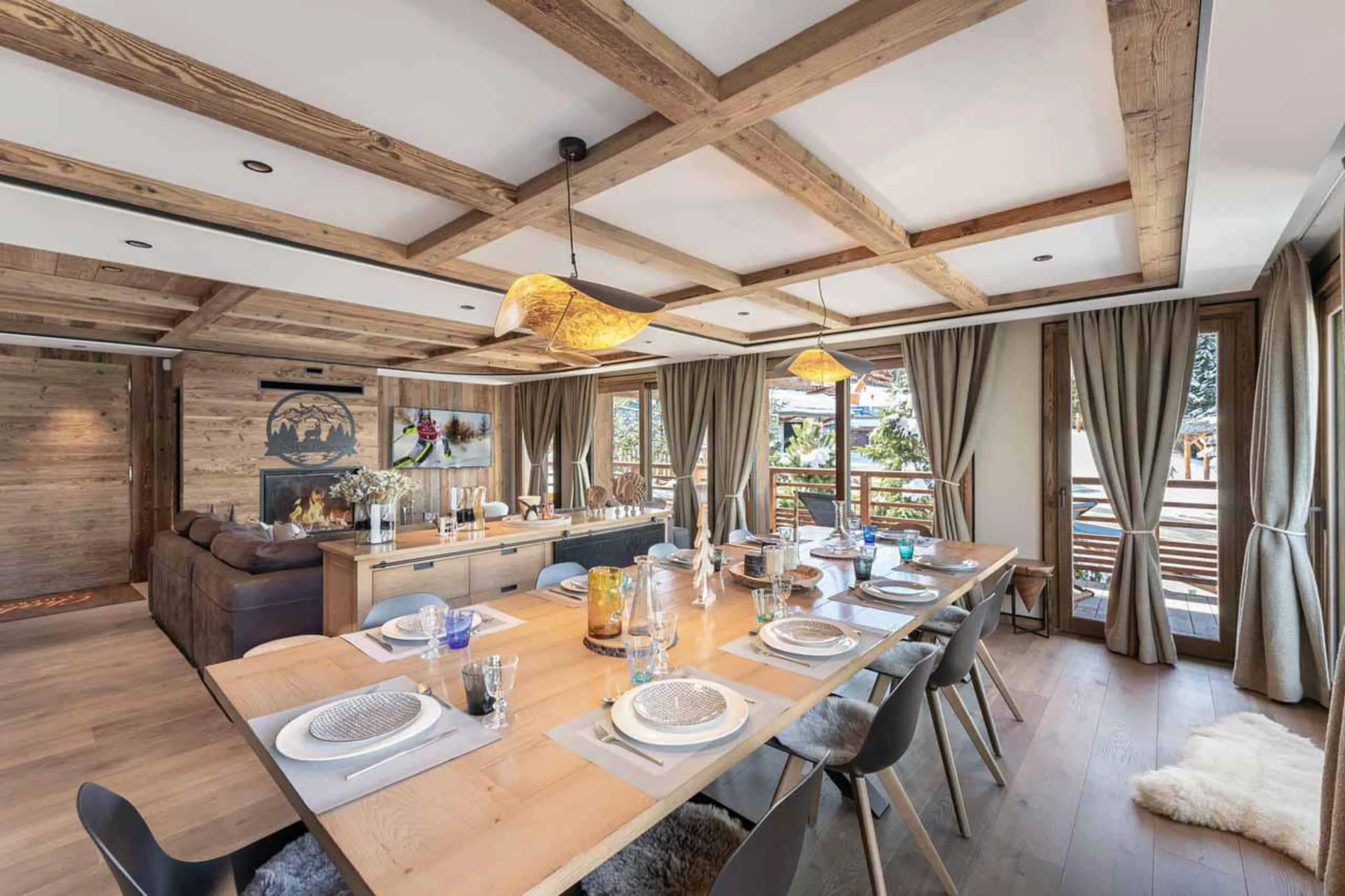 Dining area at Chalet Chergui in Meribel